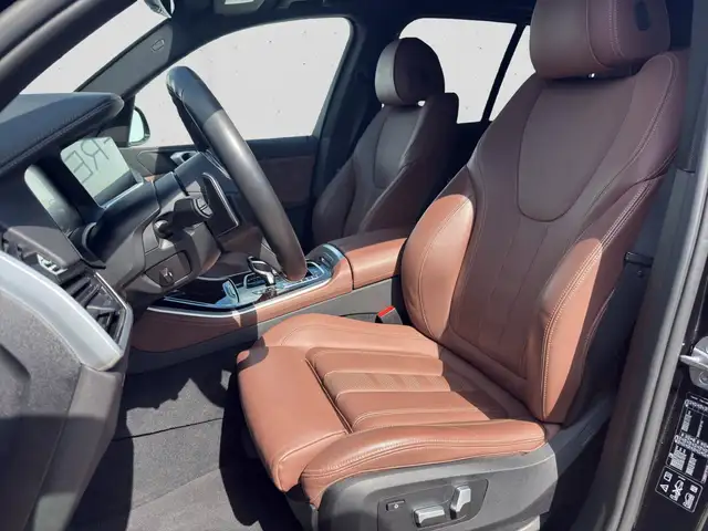 BMW X5 view 8