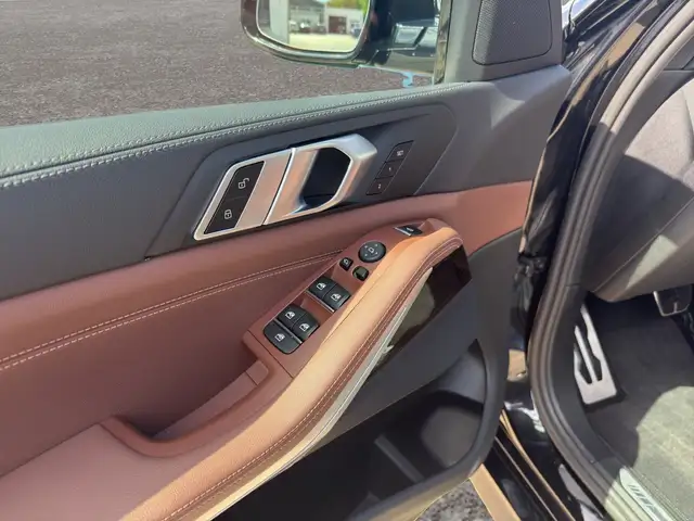 BMW X5 view 9