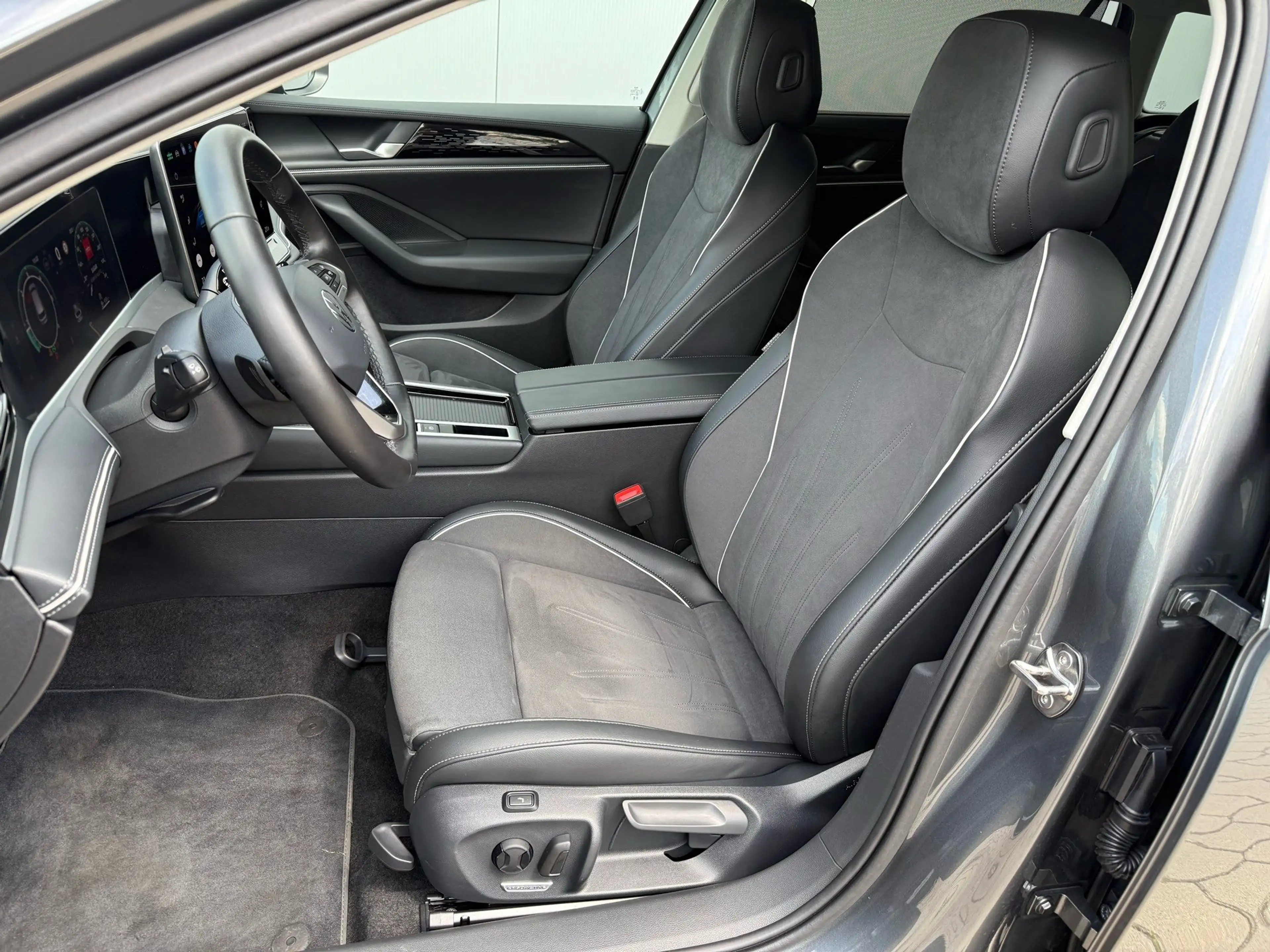 Volkswagen Passat Variant 2.0 TDI Elegance *AHK*MATRIX*KAMERA* — photo 7