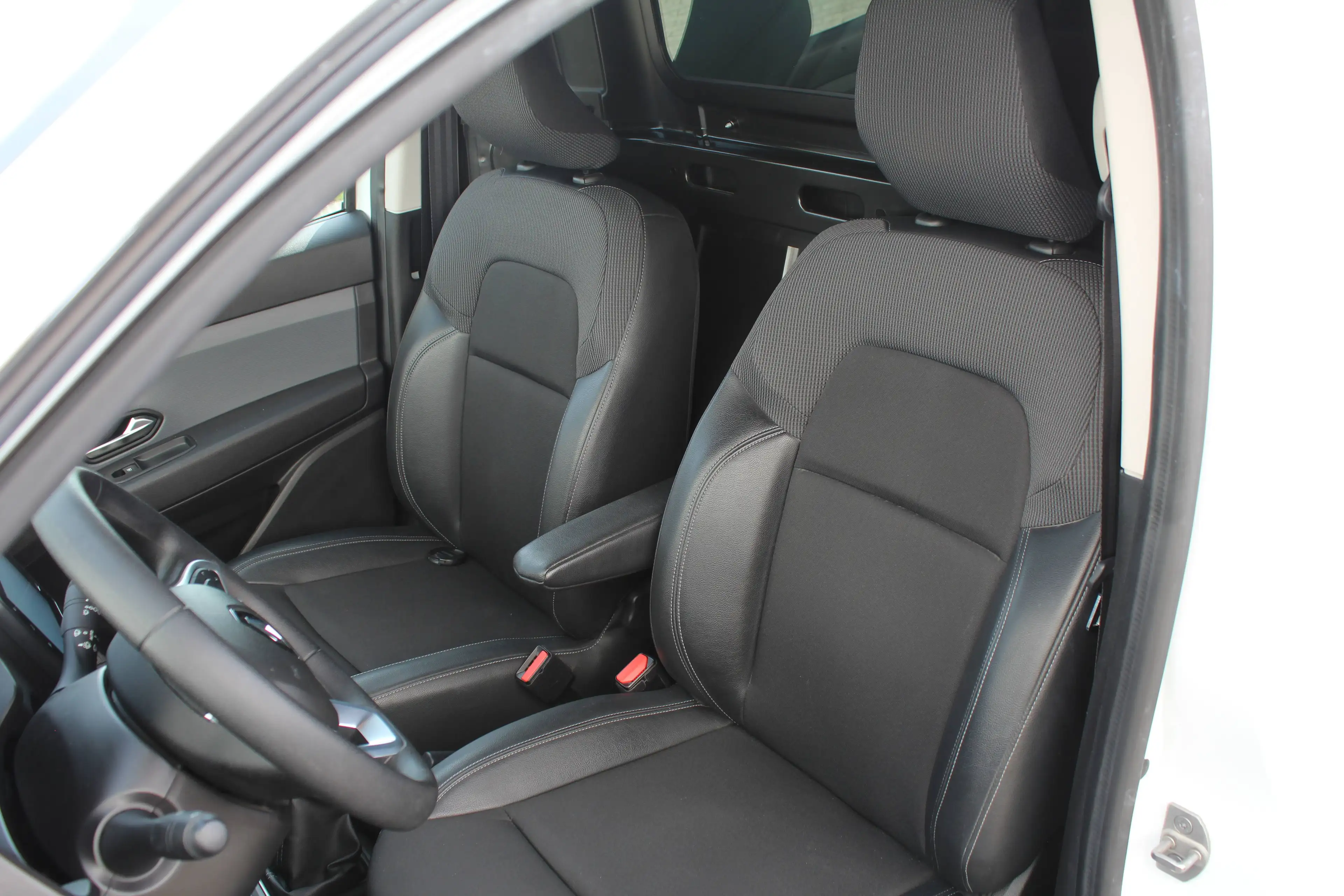 Renault Express 1.5 Blue dCi Confort S/S (EU6d) — photo 15