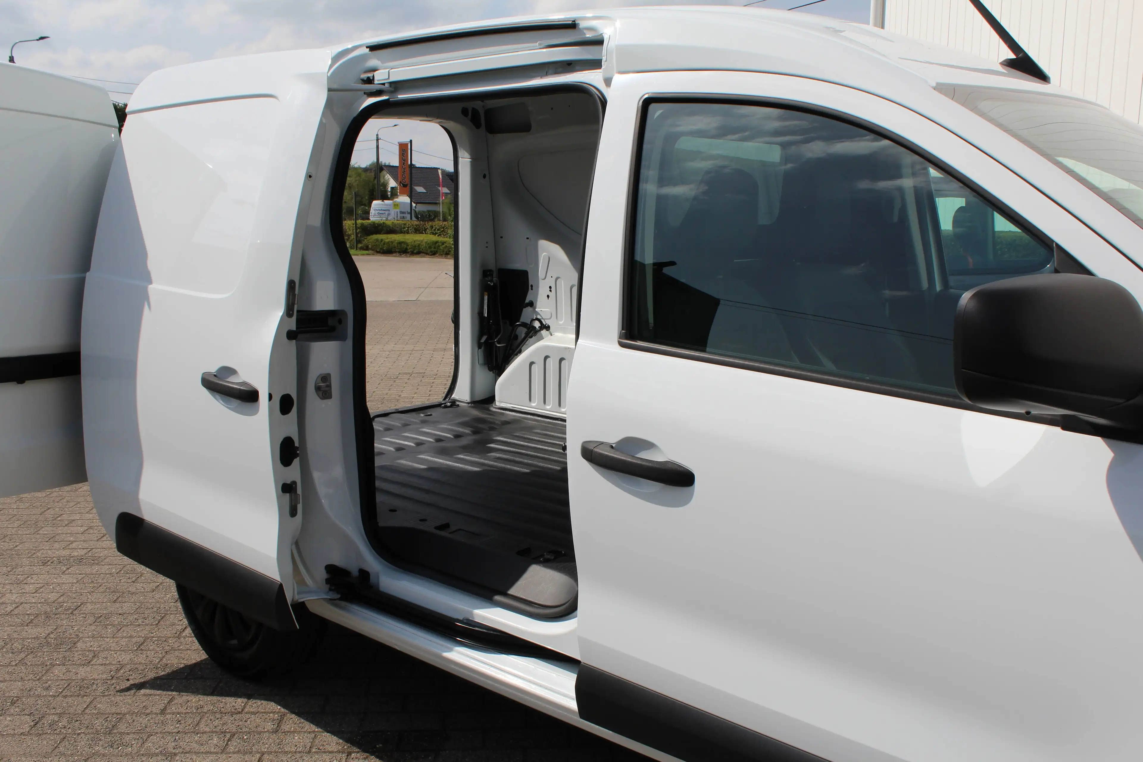 Renault Express 1.5 Blue dCi Confort S/S (EU6d) — photo 10