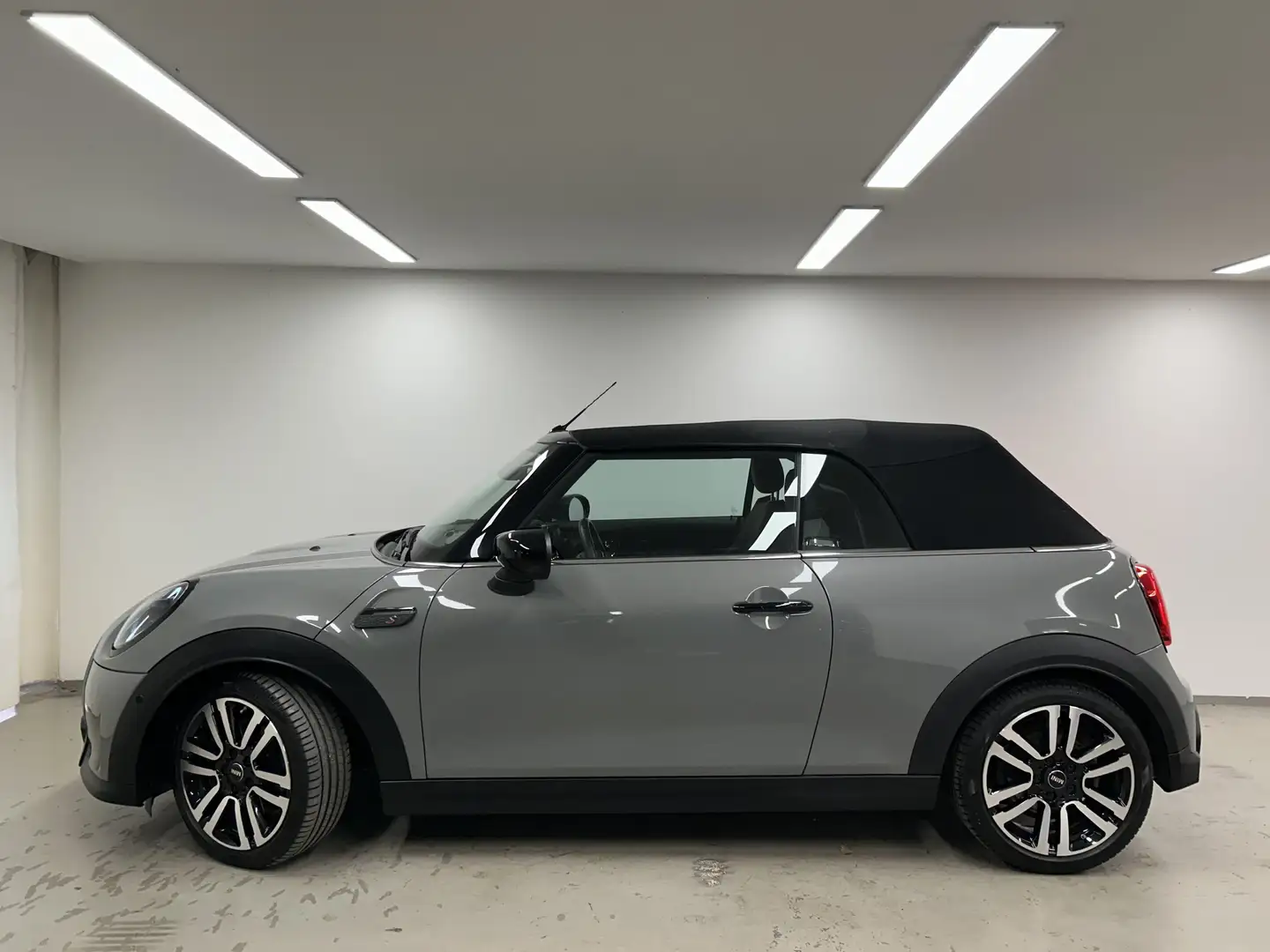 MINI Cooper S Cabrio Cooper S Cabrio Classic Trim Drivingass. Parkass. Grau - 2