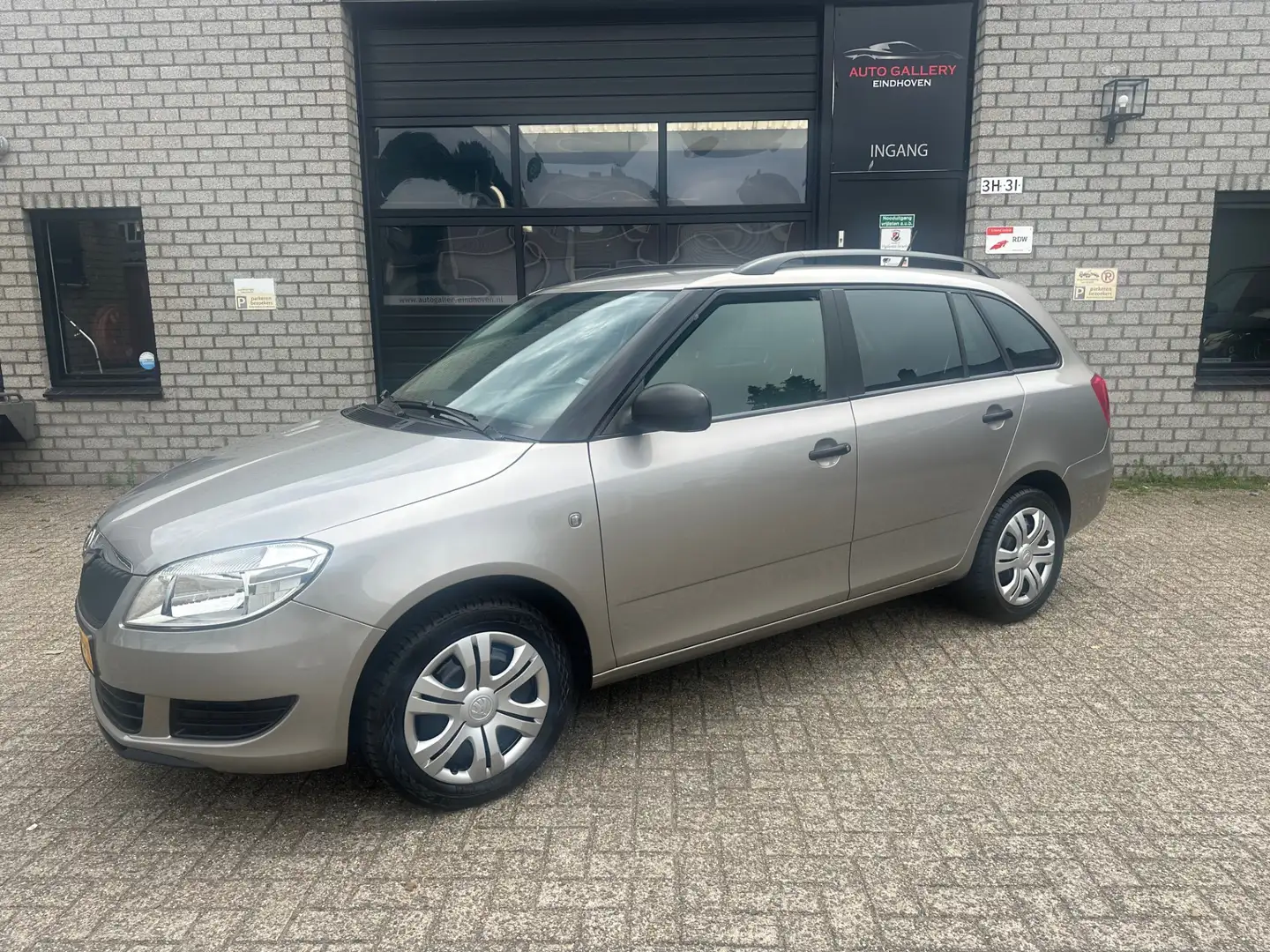 Skoda Fabia Combi 1.2 Active *5drs*AIRCO*PDC*DAKRAILS*1ste EIG Gris - 2