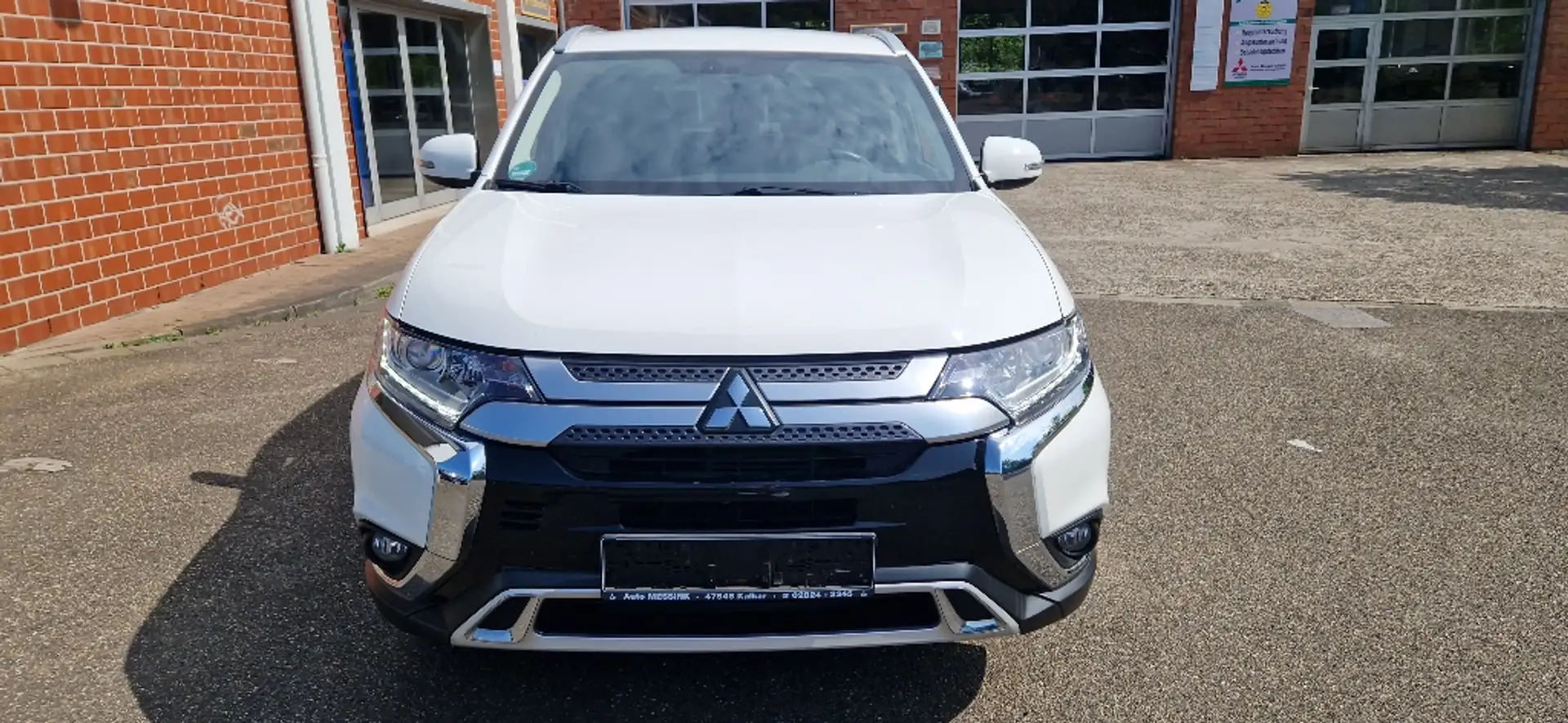 Mitsubishi Outlander Active 2.0 2WD CVT (Diamant Ed.) Weiß - 2