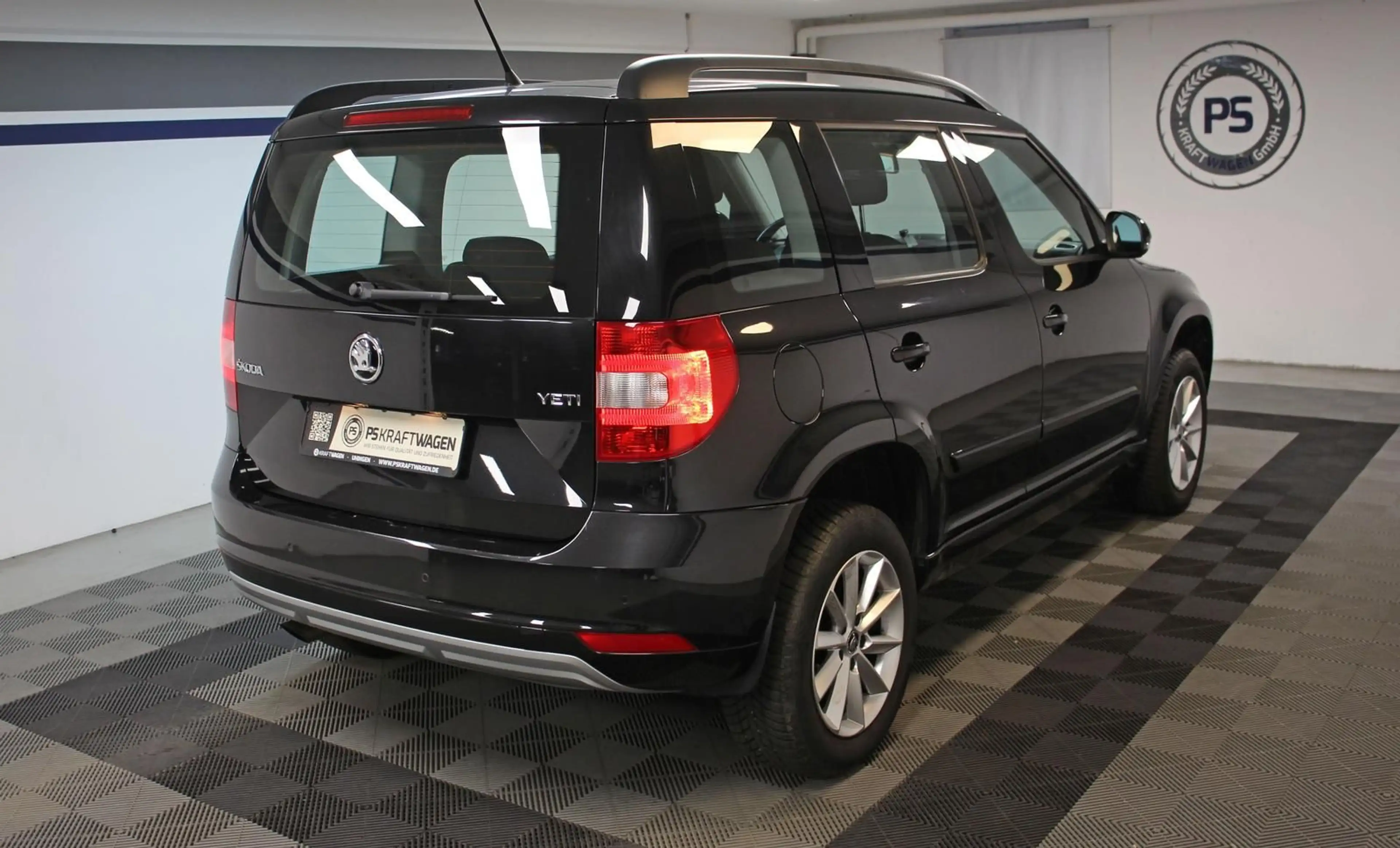 Skoda Yeti 1.2 TSI Ambition TEMPOMAT BT SHZ KLIMA USB — photo 3