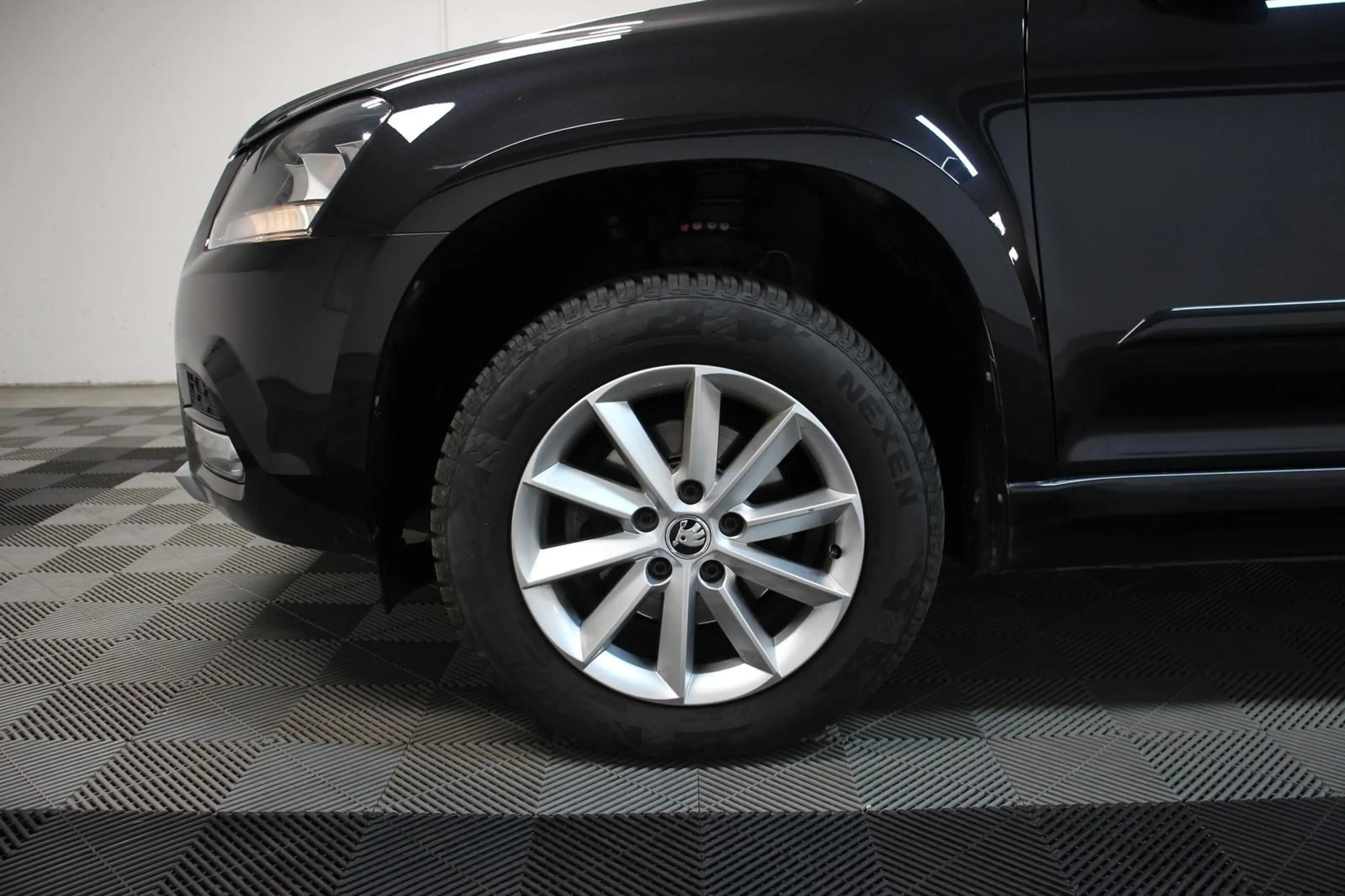 Skoda Yeti 1.2 TSI Ambition TEMPOMAT BT SHZ KLIMA USB — photo 6
