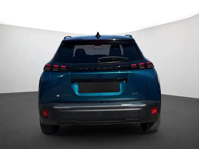 Peugeot E-2008 view 4