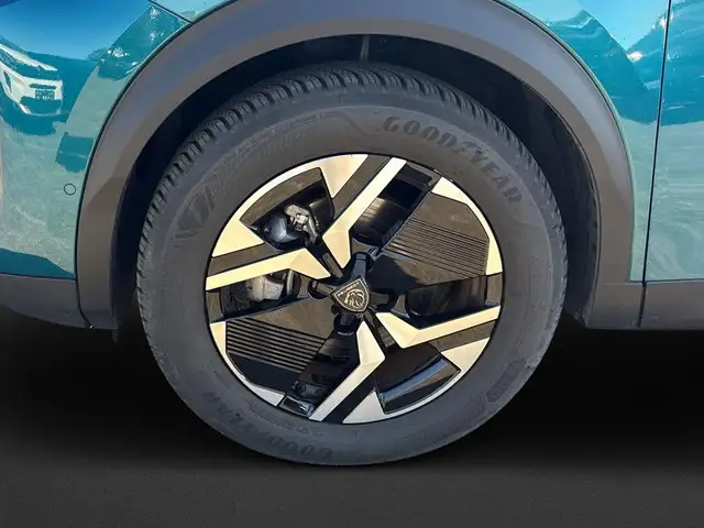 Peugeot E-2008 view 8