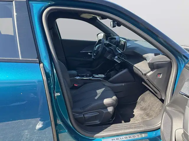 Peugeot E-2008 view 11