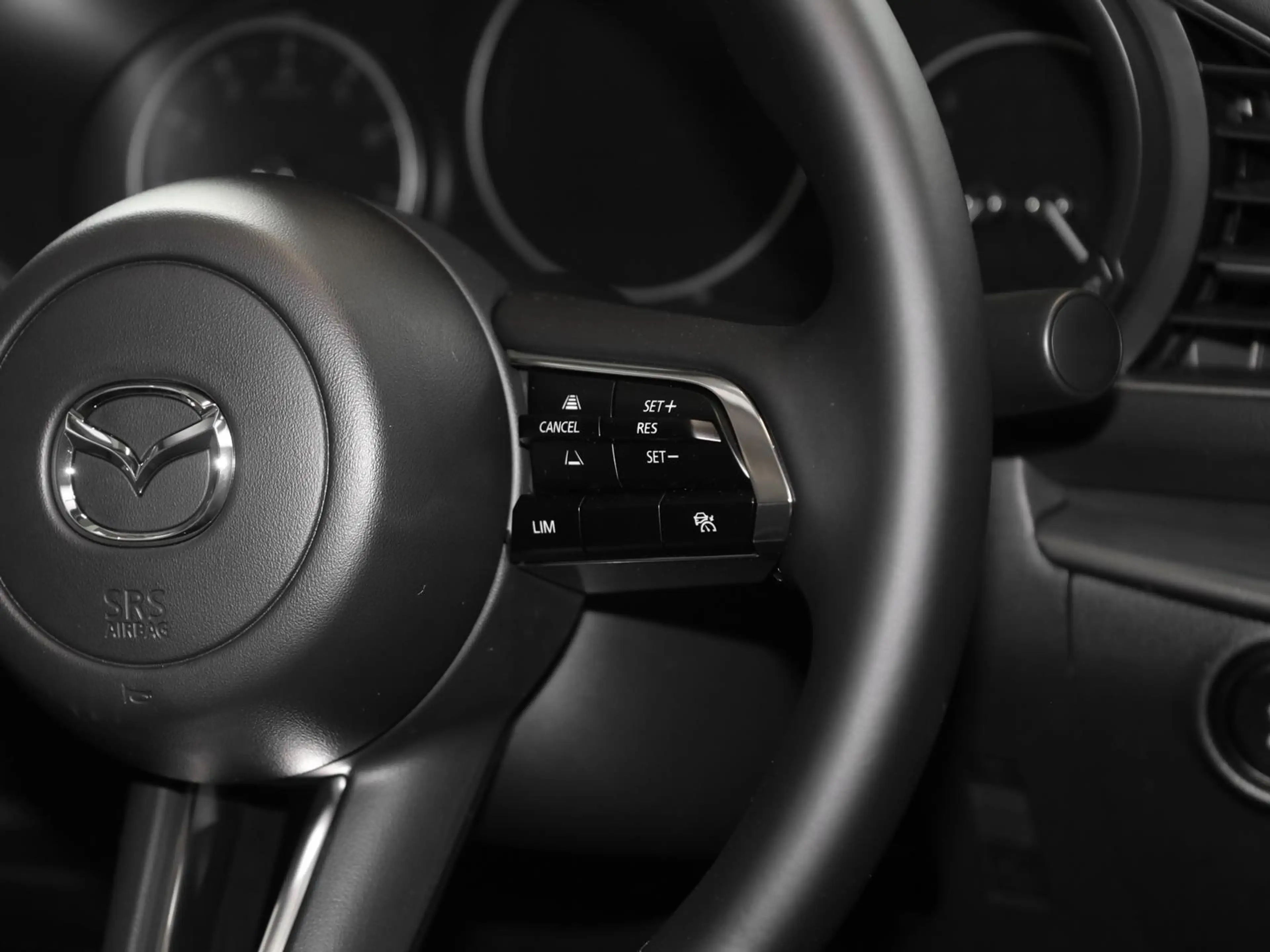 Mazda 3 4-türig Prime-Line NAVI PDC RFK BT KLIMA — photo 7