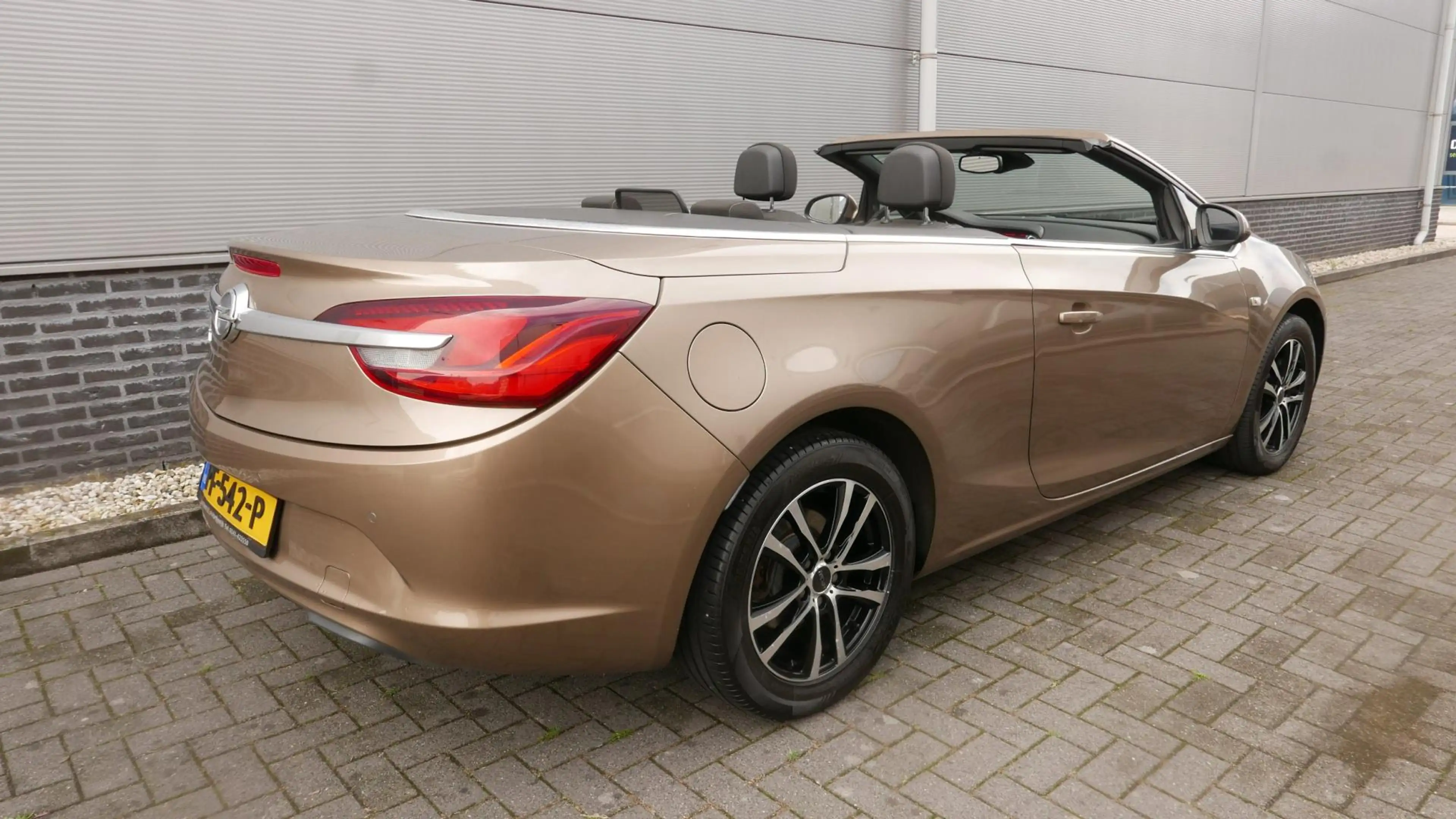 Opel Cascada 1.4 Turbo ecoFLEX Cosmo — photo 6
