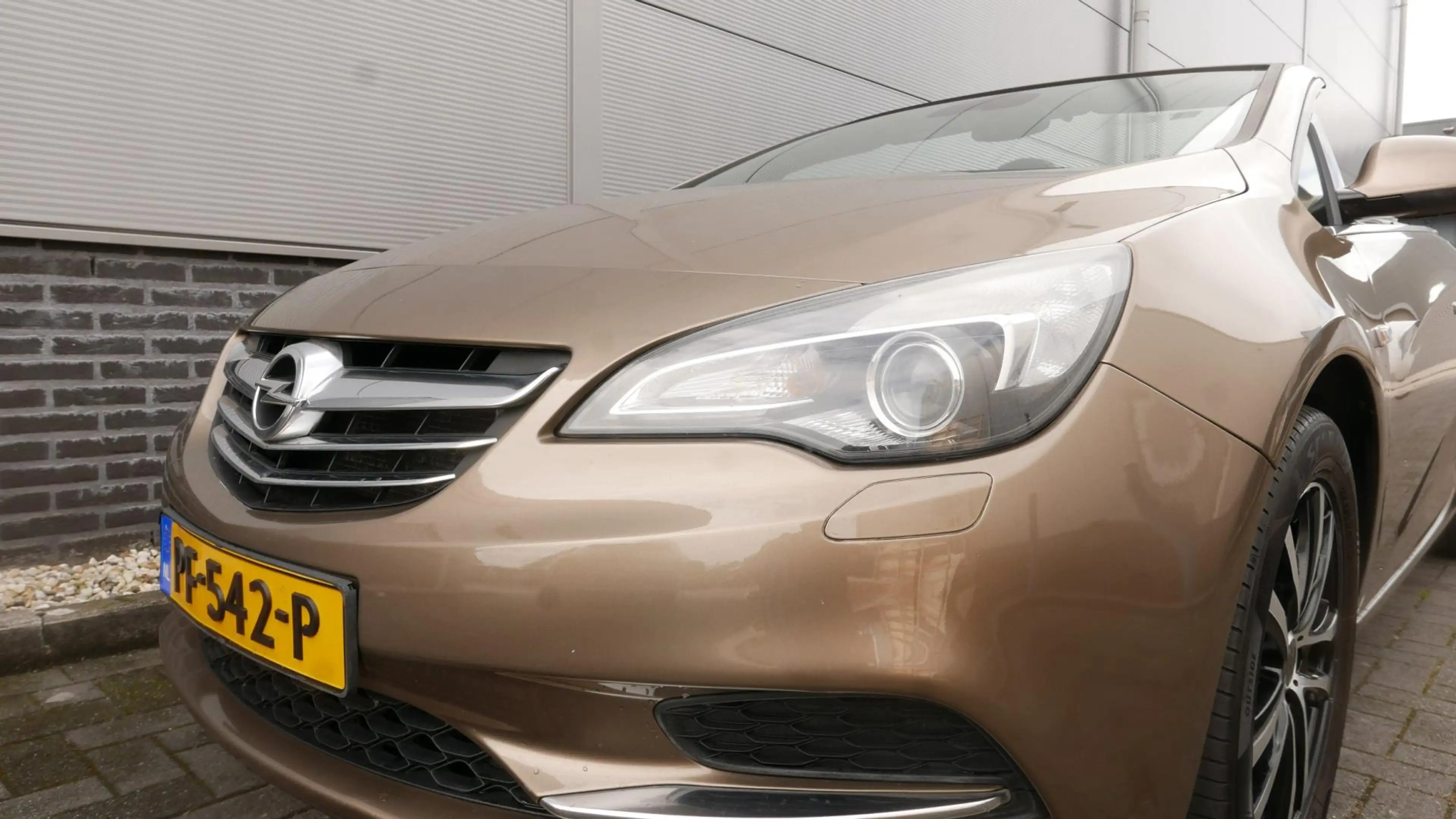Opel Cascada 1.4 Turbo ecoFLEX Cosmo — photo 3