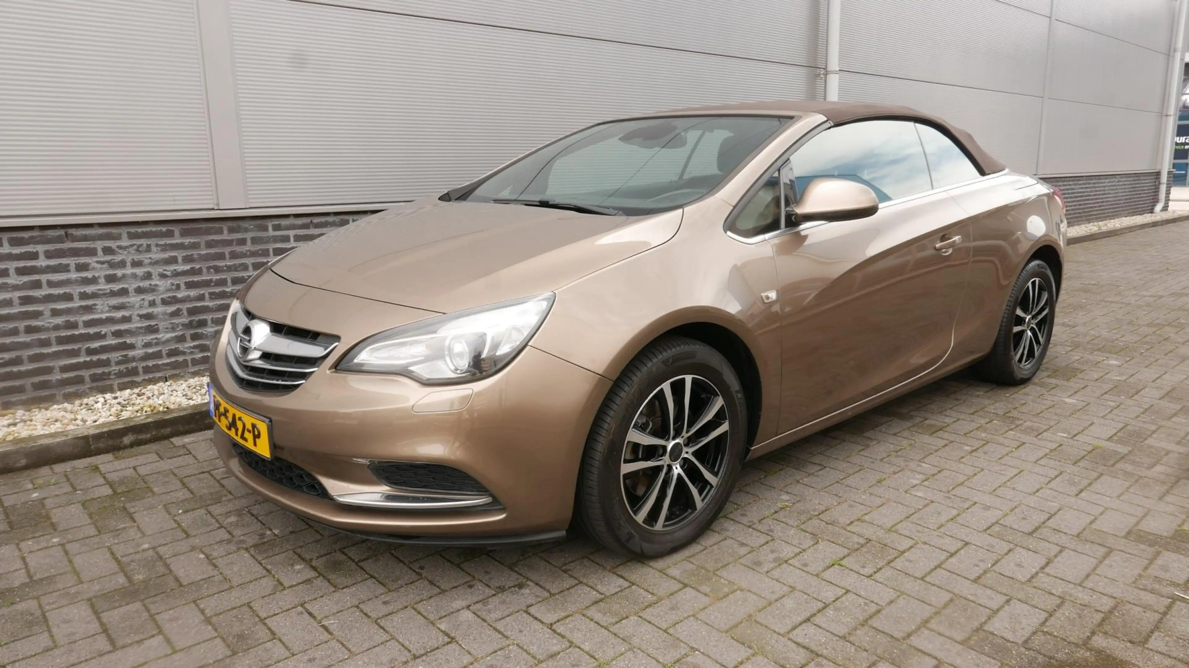 Opel Cascada 1.4 Turbo ecoFLEX Cosmo — photo 5