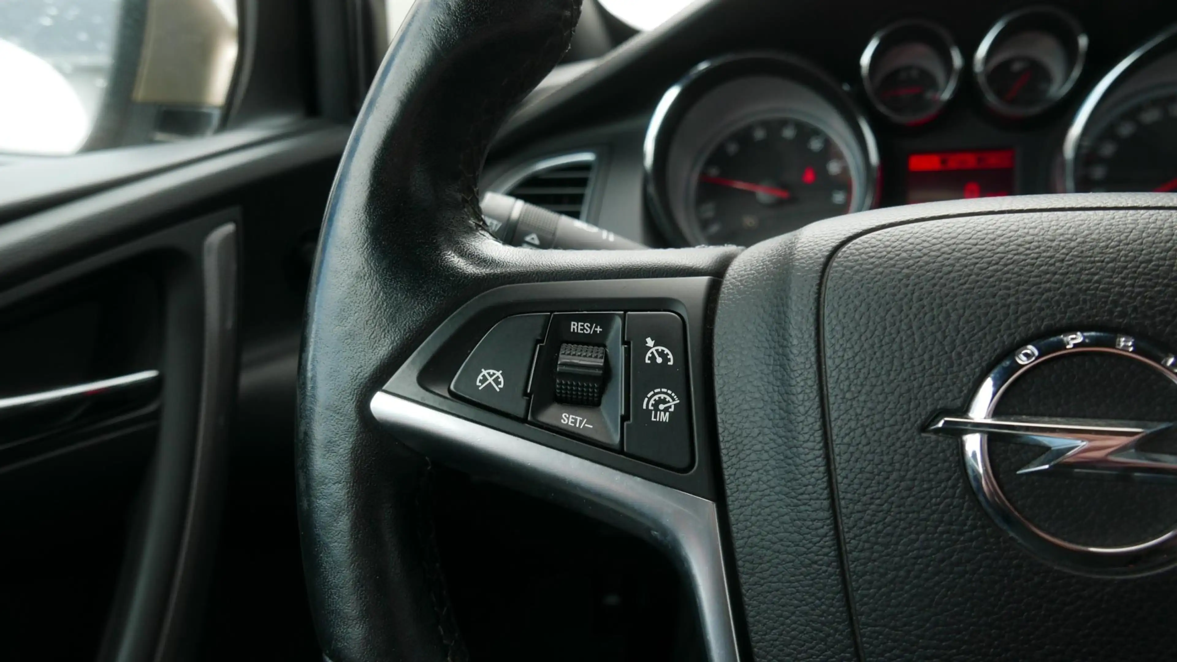 Opel Cascada 1.4 Turbo ecoFLEX Cosmo — photo 14