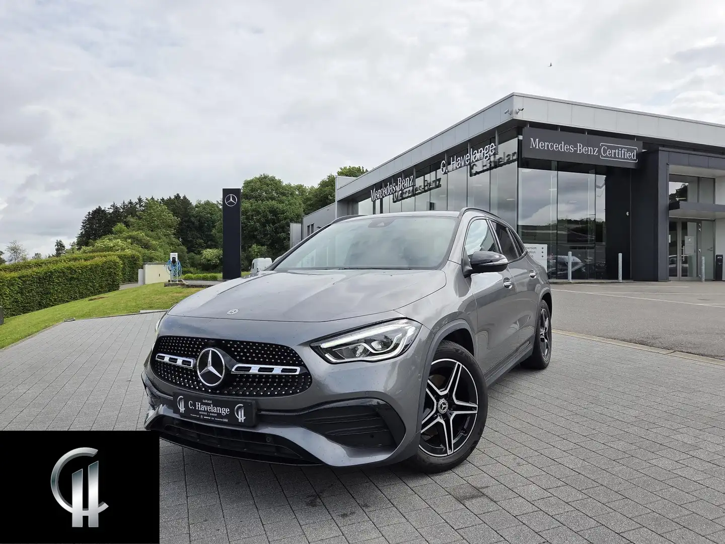 Mercedes-Benz GLA 200 d 4MATIC AMG Line Grijs - 1