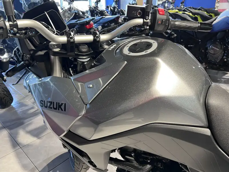 Suzuki V-STROM 800DE - foto 6