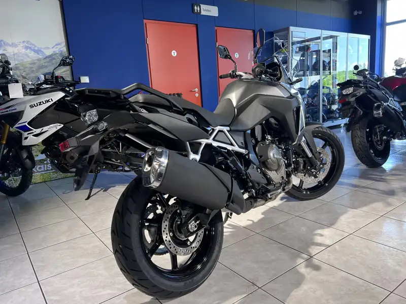 Suzuki V-STROM 800DE - foto 3