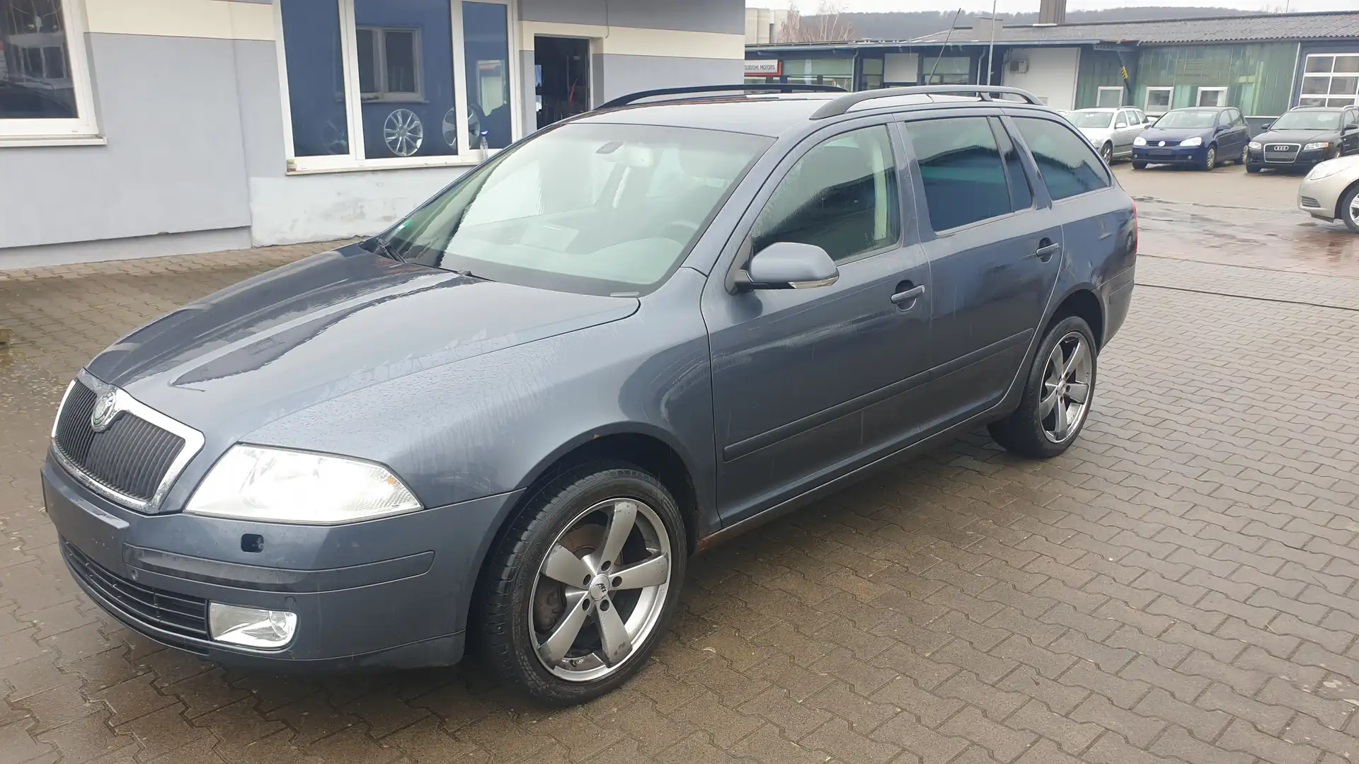 Skoda Octavia Elegance 4X4 Grau - 1