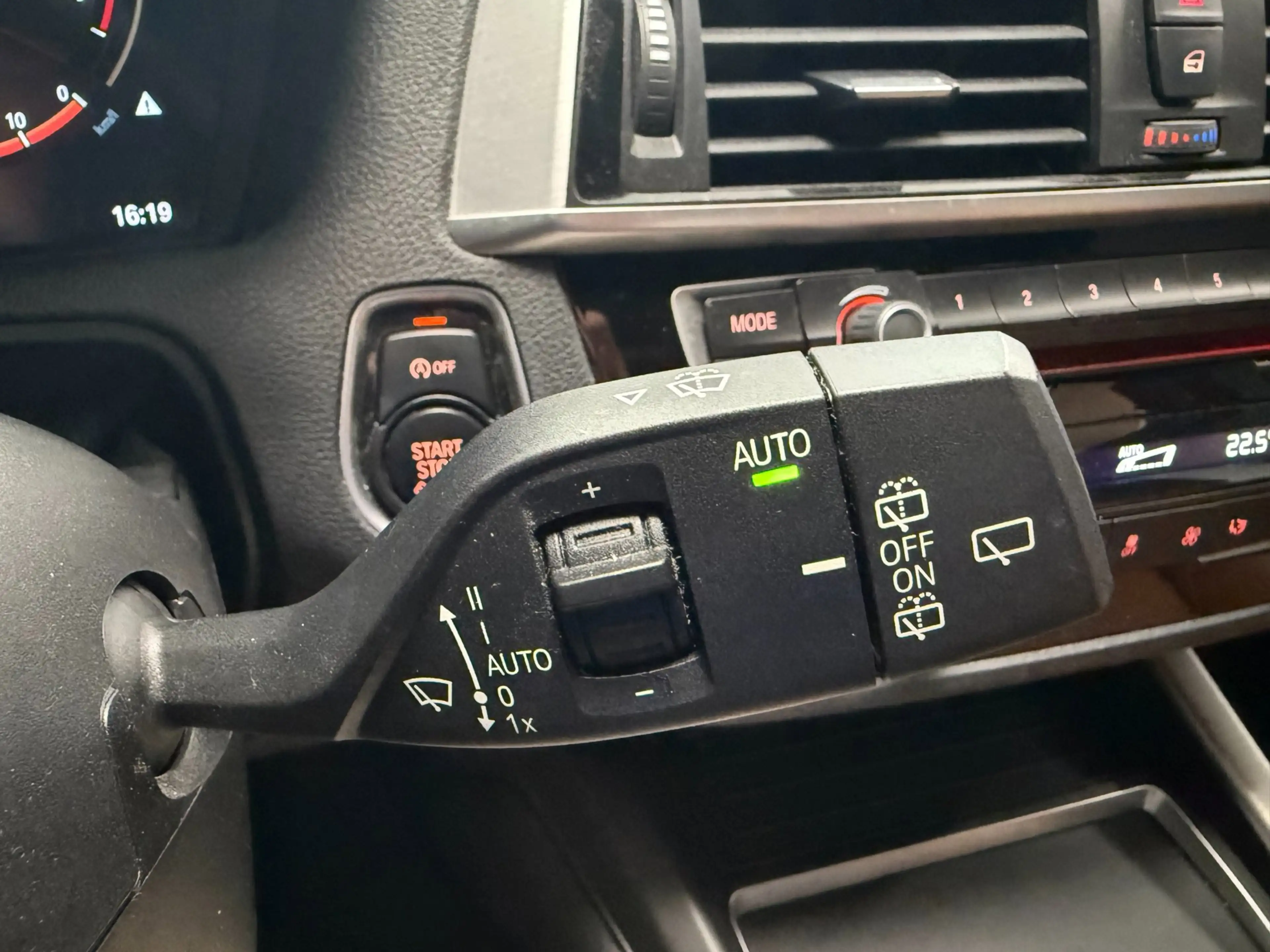 BMW 120 1-serie 120i Edition M Sport Shadow High Executive — photo 18