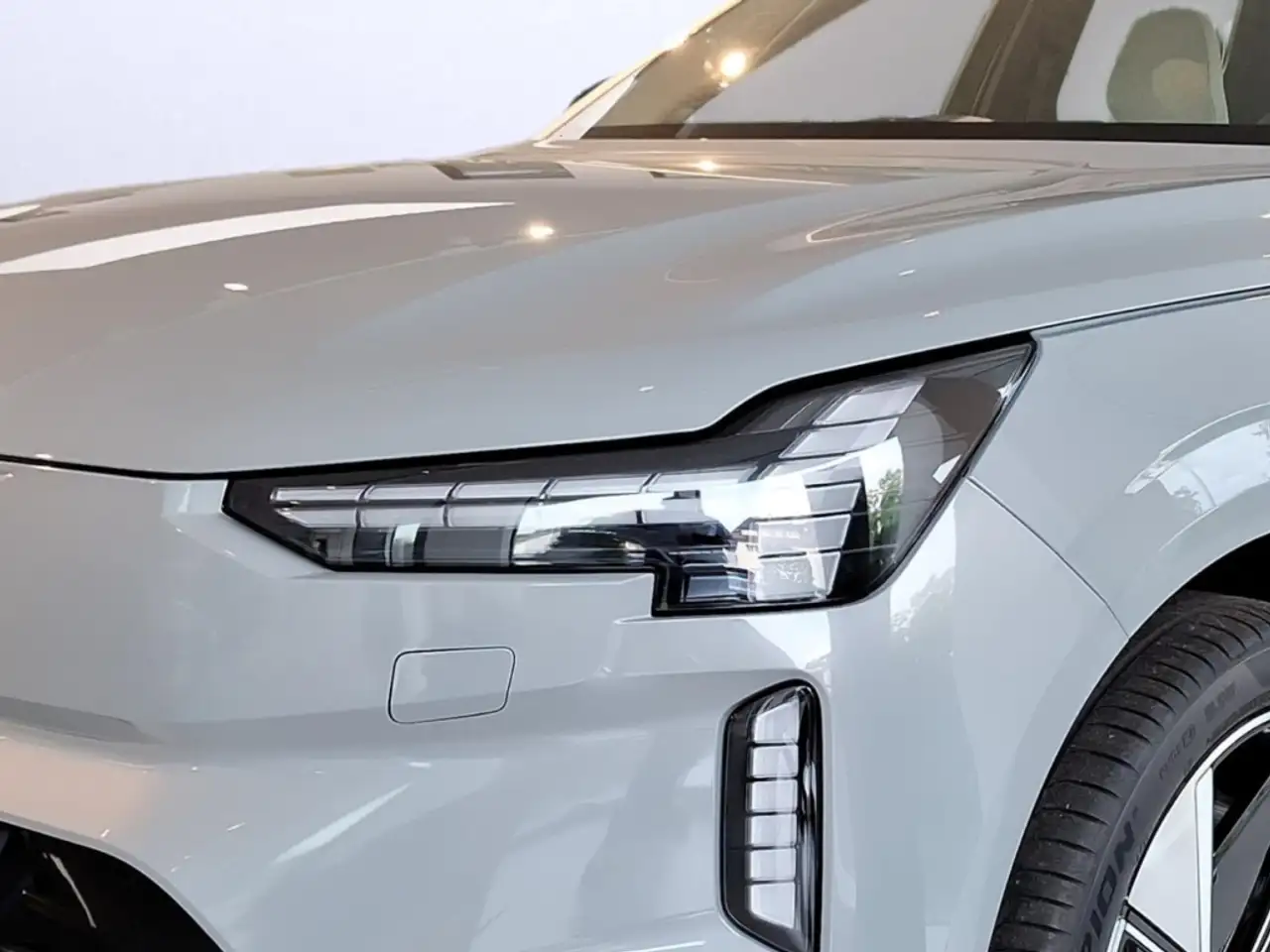 Volvo EX90 2026