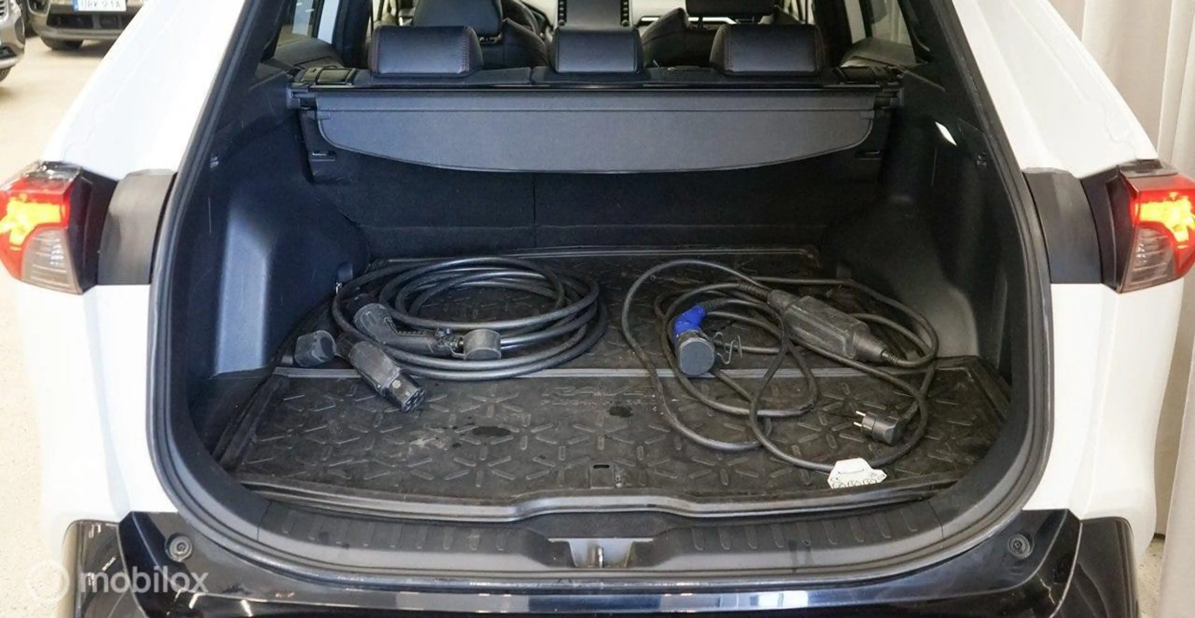 Toyota RAV 4 2.5 Plug-in Hybrid AWD Style, trekhaak — photo 21