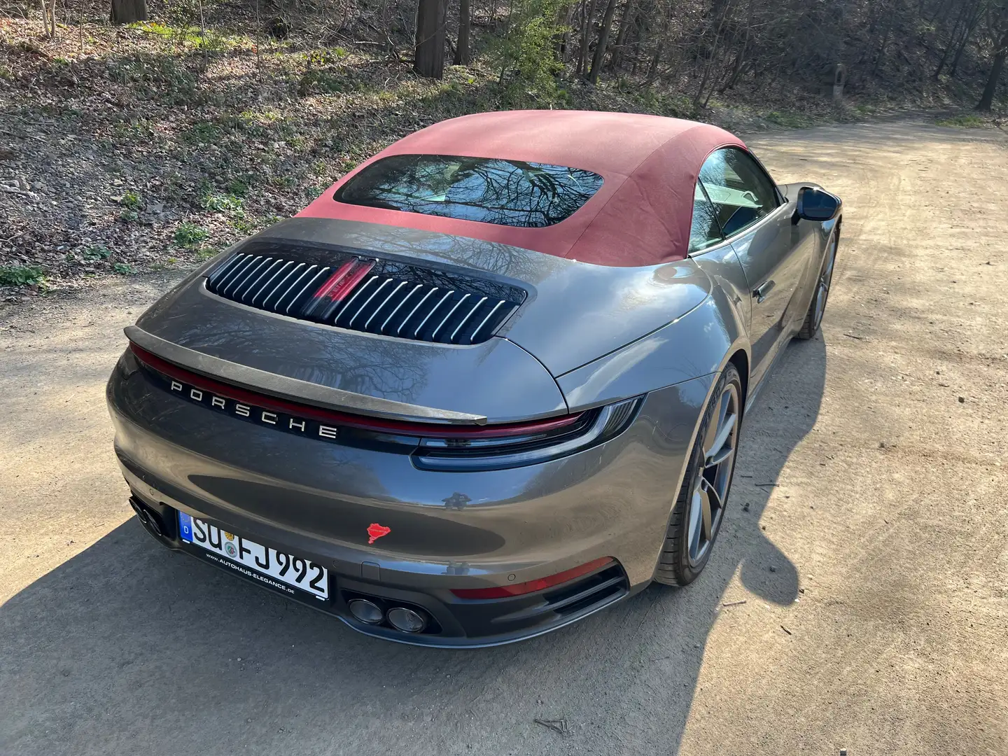 Porsche 992 Carrera, vier Cabrio Grau - 2