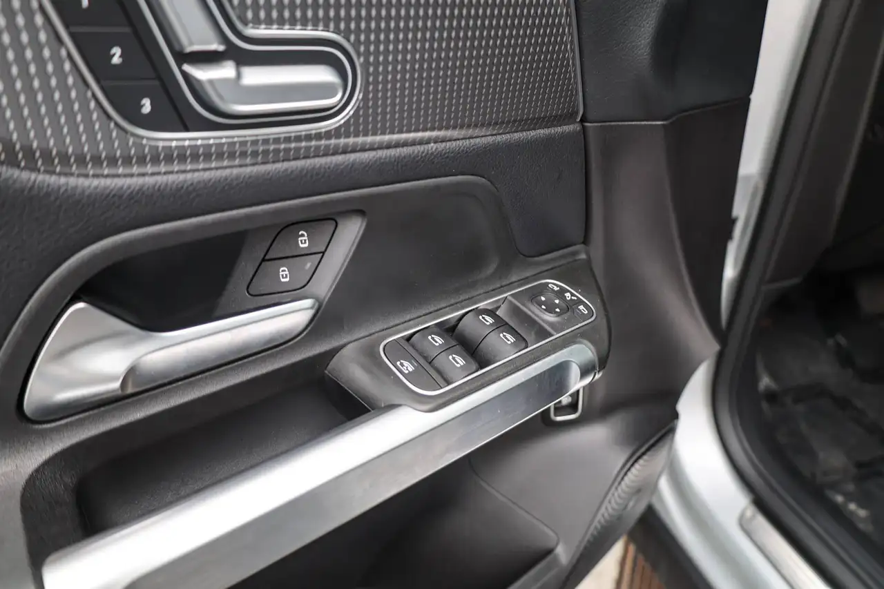 Mercedes-Benz GLB 200 d Business Solution PANOROOF, миниатюра 15