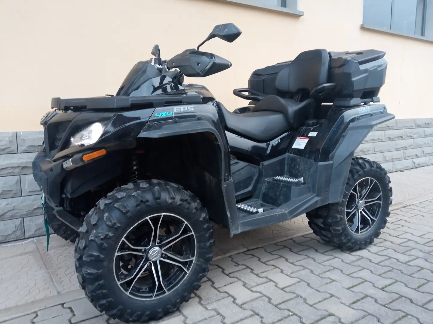 CFMOTO CForce 850 Černá - 1