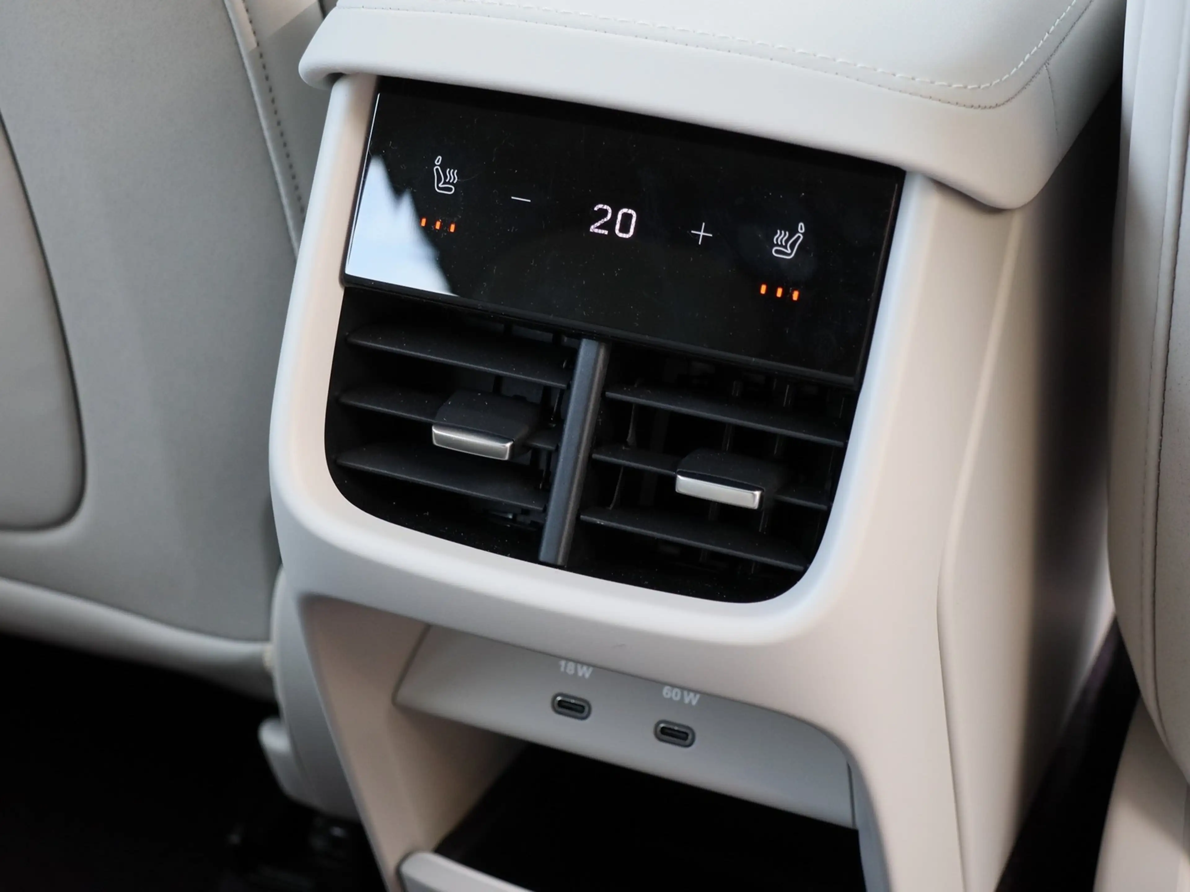 Volvo EX60 P10 Ultra Electric AWD Übernahme ab Januar 2027 — photo 15