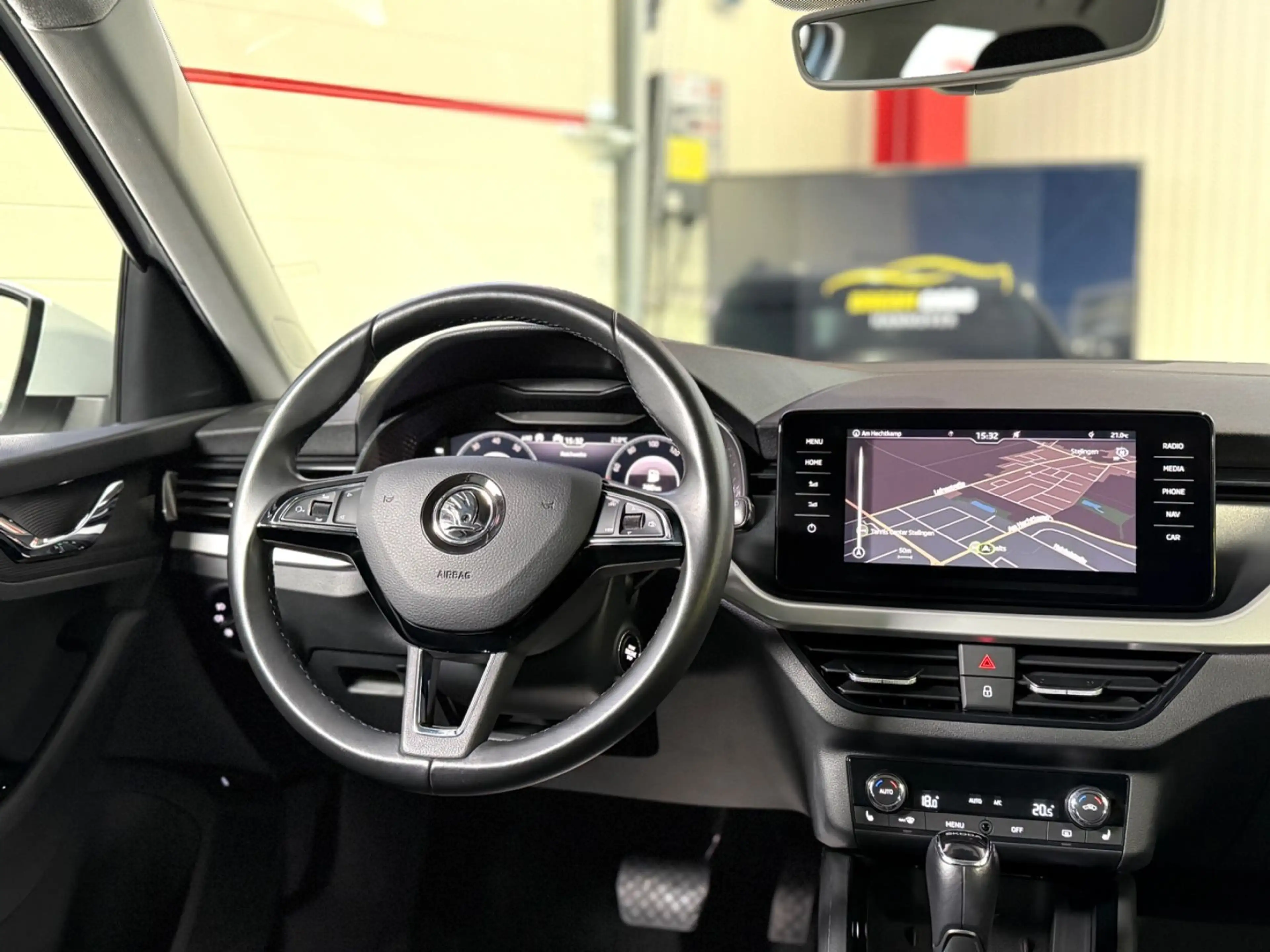 Skoda Kamiq Ambition*KAMERA*AHK*TEMP*ALLWETTER*CARPLAY — photo 12