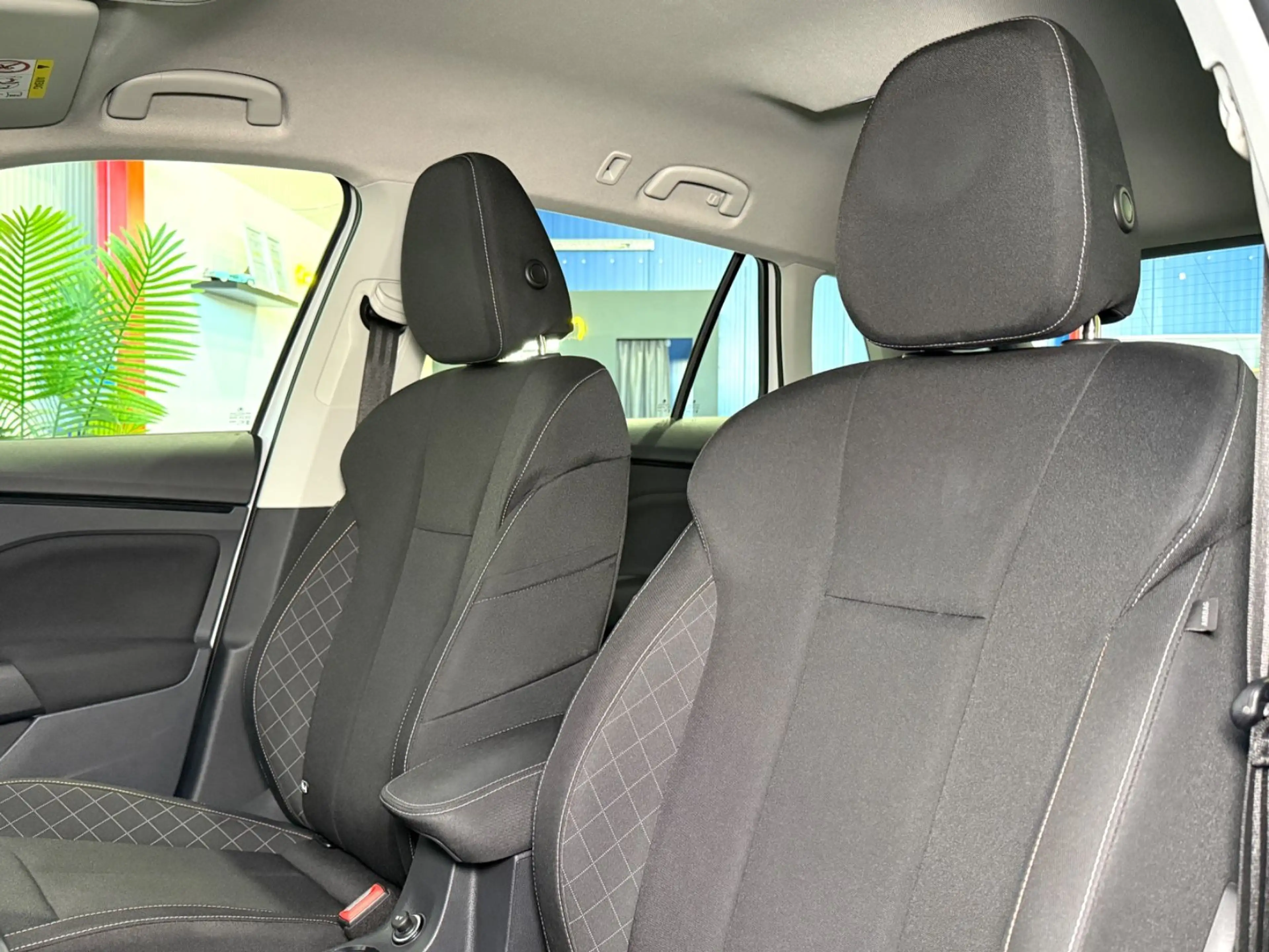Skoda Kamiq Ambition*KAMERA*AHK*TEMP*ALLWETTER*CARPLAY — photo 13