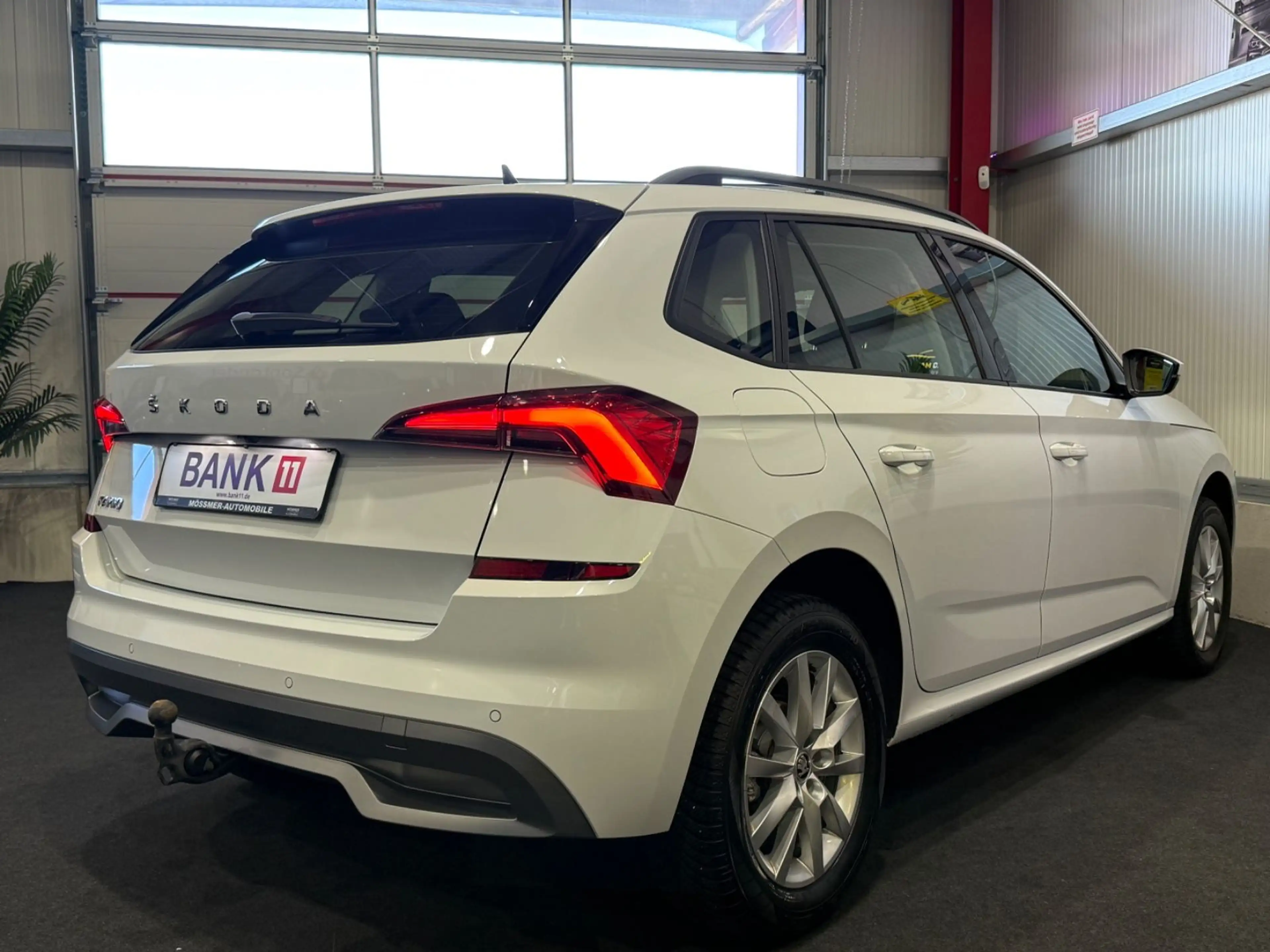 Skoda Kamiq Ambition*KAMERA*AHK*TEMP*ALLWETTER*CARPLAY — photo 8
