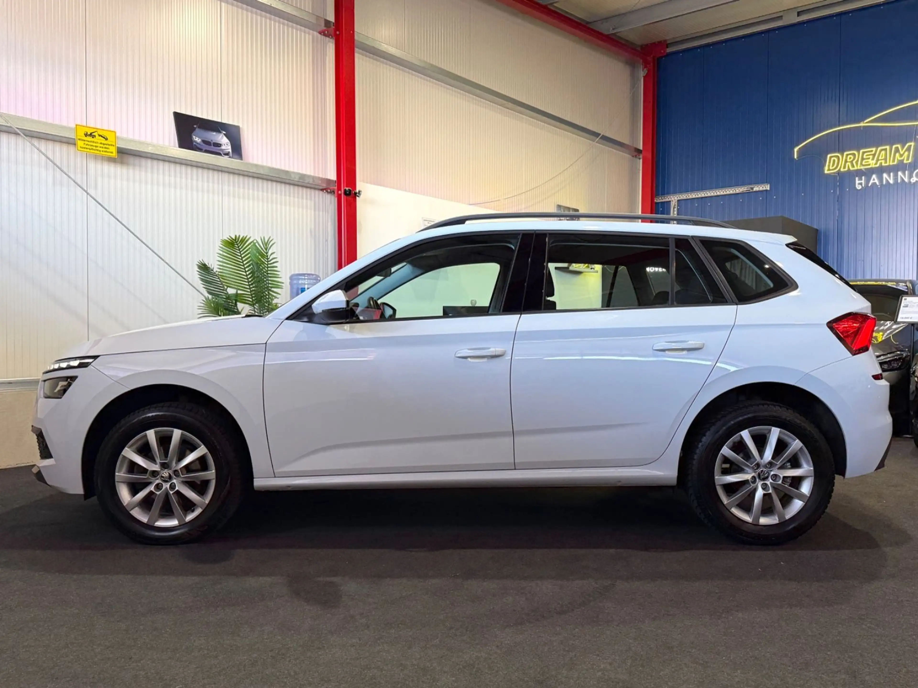 Skoda Kamiq Ambition*KAMERA*AHK*TEMP*ALLWETTER*CARPLAY — photo 3