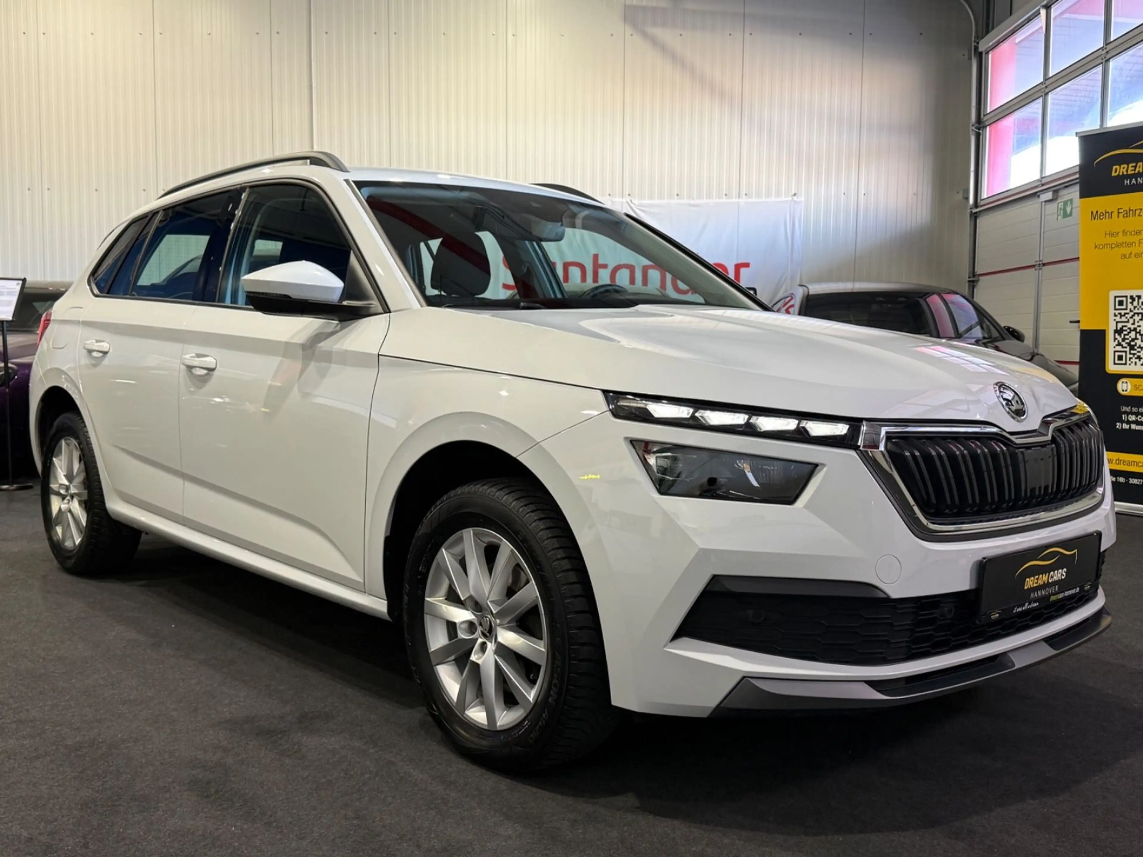 Skoda Kamiq Ambition*KAMERA*AHK*TEMP*ALLWETTER*CARPLAY — photo 10