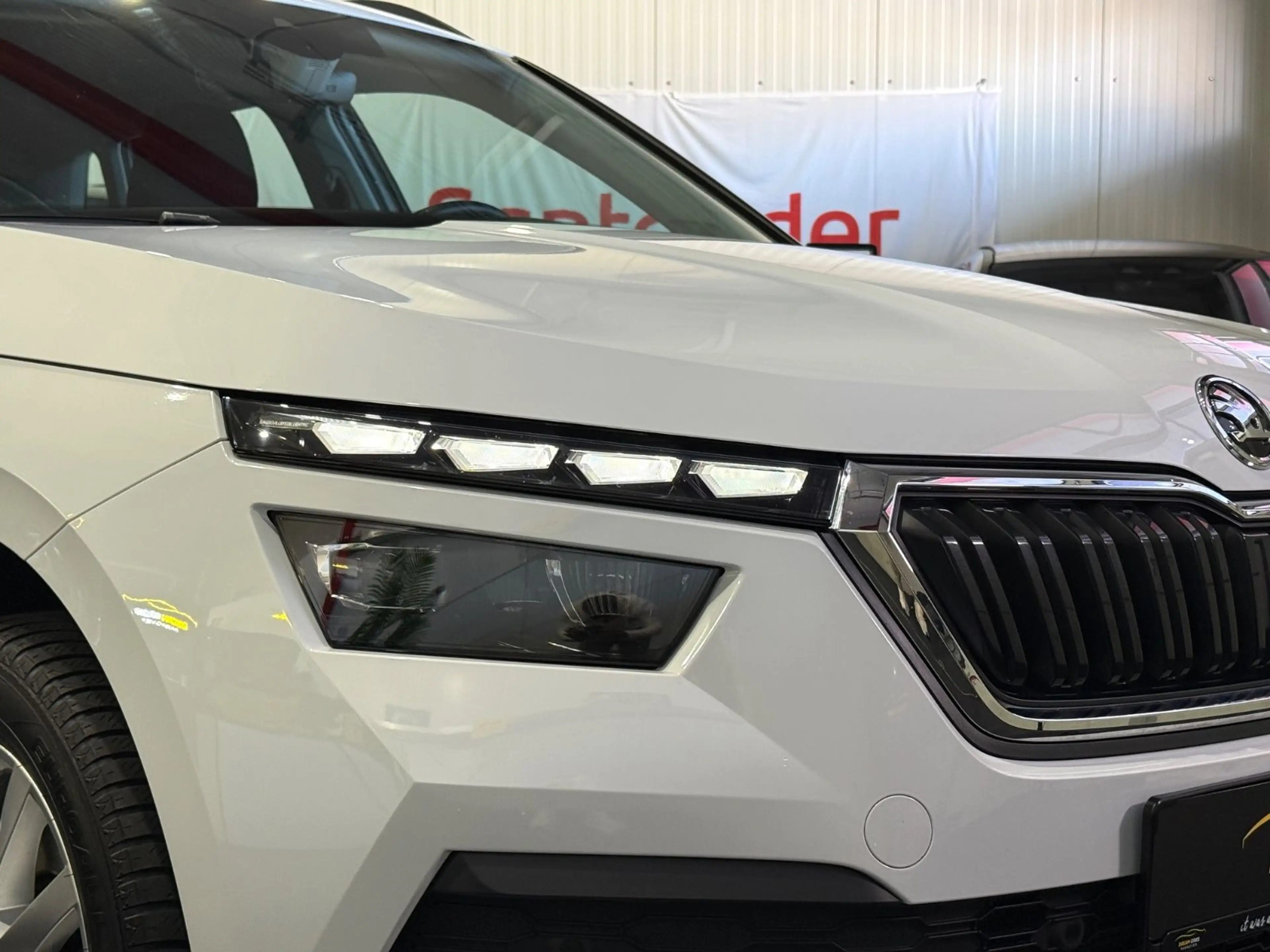 Skoda Kamiq Ambition*KAMERA*AHK*TEMP*ALLWETTER*CARPLAY — photo 11