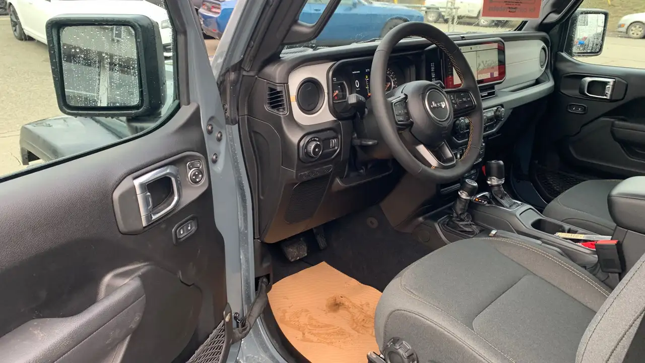 Jeep Wrangler снимка Jeep Wrangler