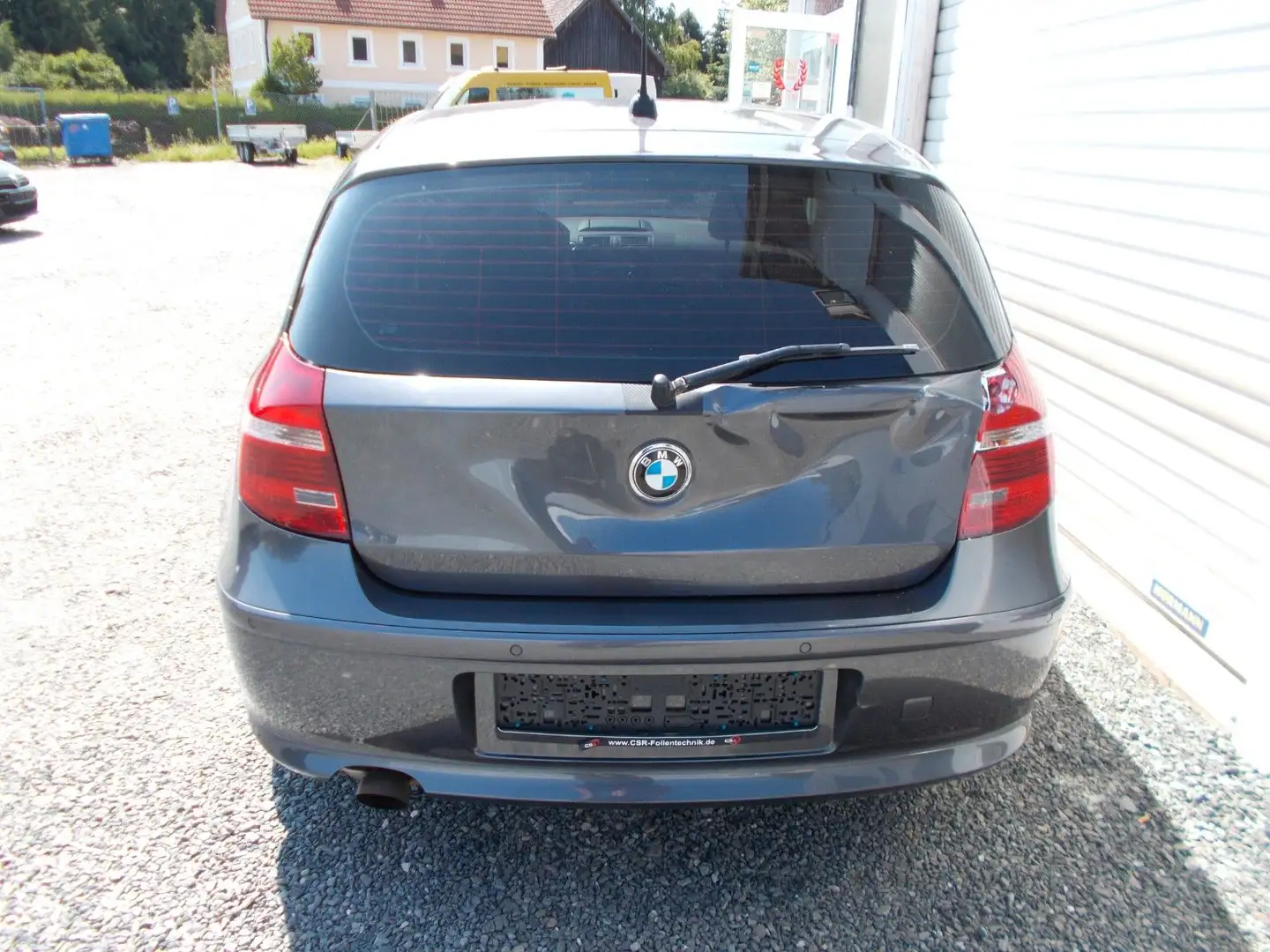 BMW 118 i Lim,125.tkm Heckschad,Automatik,Leder,Navi - 1
