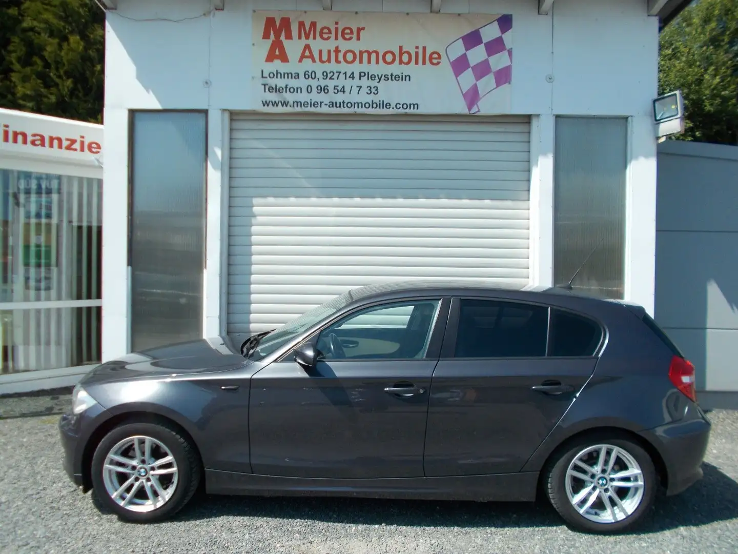 BMW 118 i Lim,125.tkm Heckschad,Automatik,Leder,Navi - 2