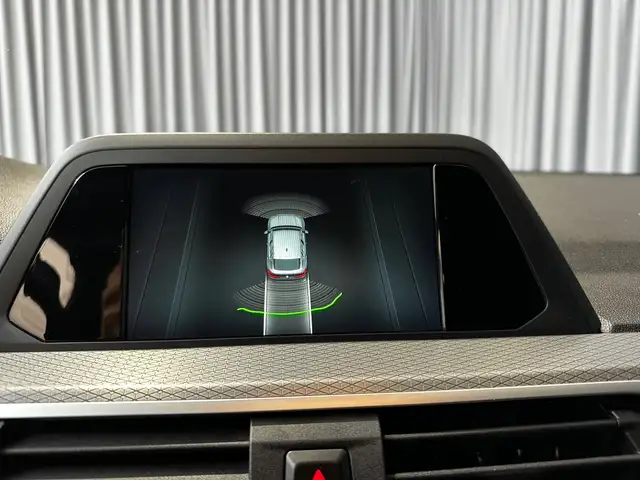 BMW X4 view 14
