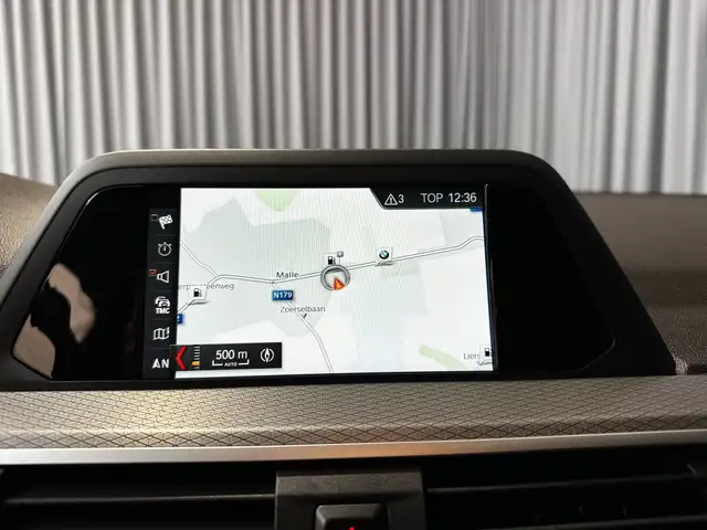 BMW X4 view 13