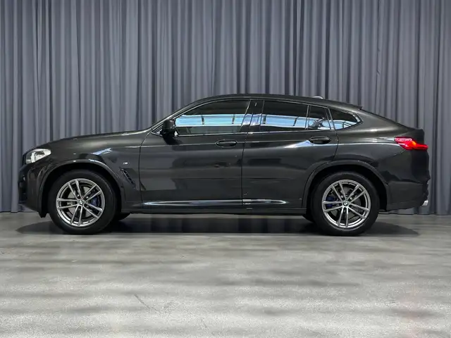 BMW X4 view 2