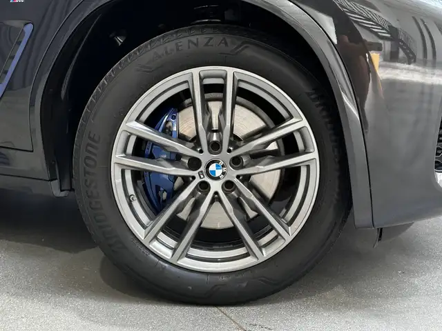 BMW X4 view 8