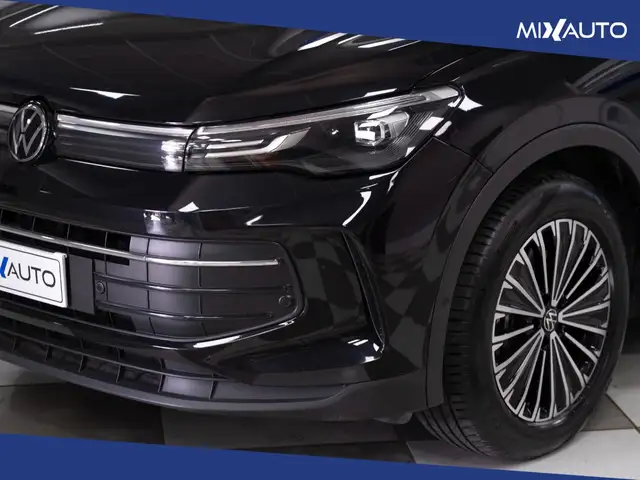 Volkswagen Tiguan view 9