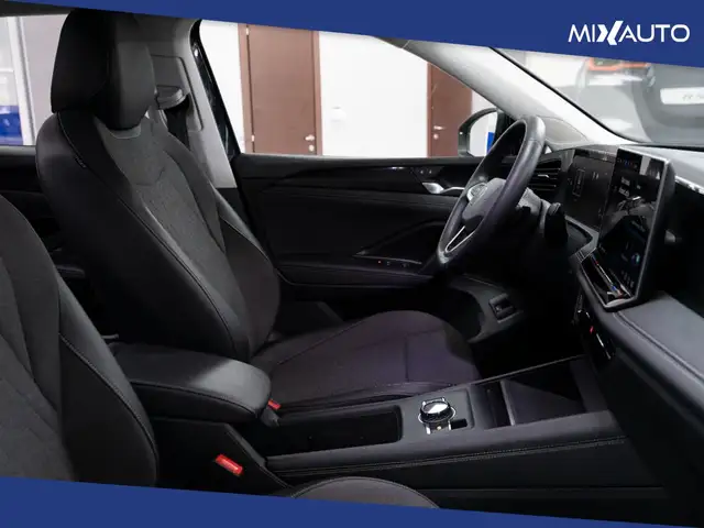 Volkswagen Tiguan view 13