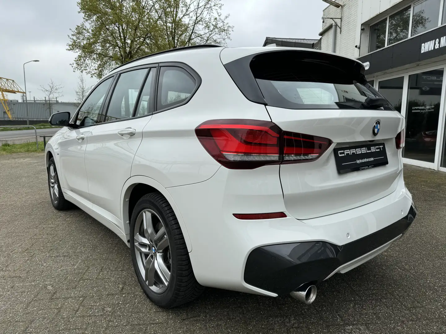 BMW X1 xDrive25e M-Sport Pakket, Camera, DAB, Navigatie-P Blanc - 2