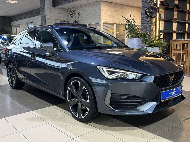 Imagine CUPRA Leon VZ e-Hybrid Pano. LED Navi Ambientelicht