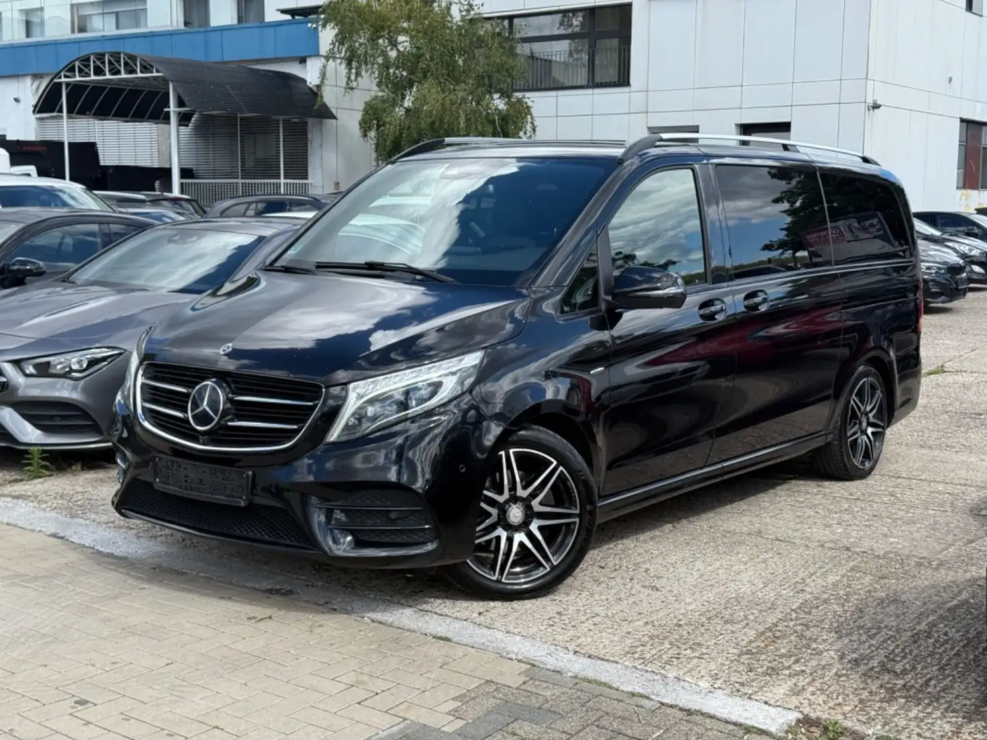 Mercedes-Benz V 220 d/AMG/Panorama/360°/Nappa/Burmester/AHK/LED Noir - 1