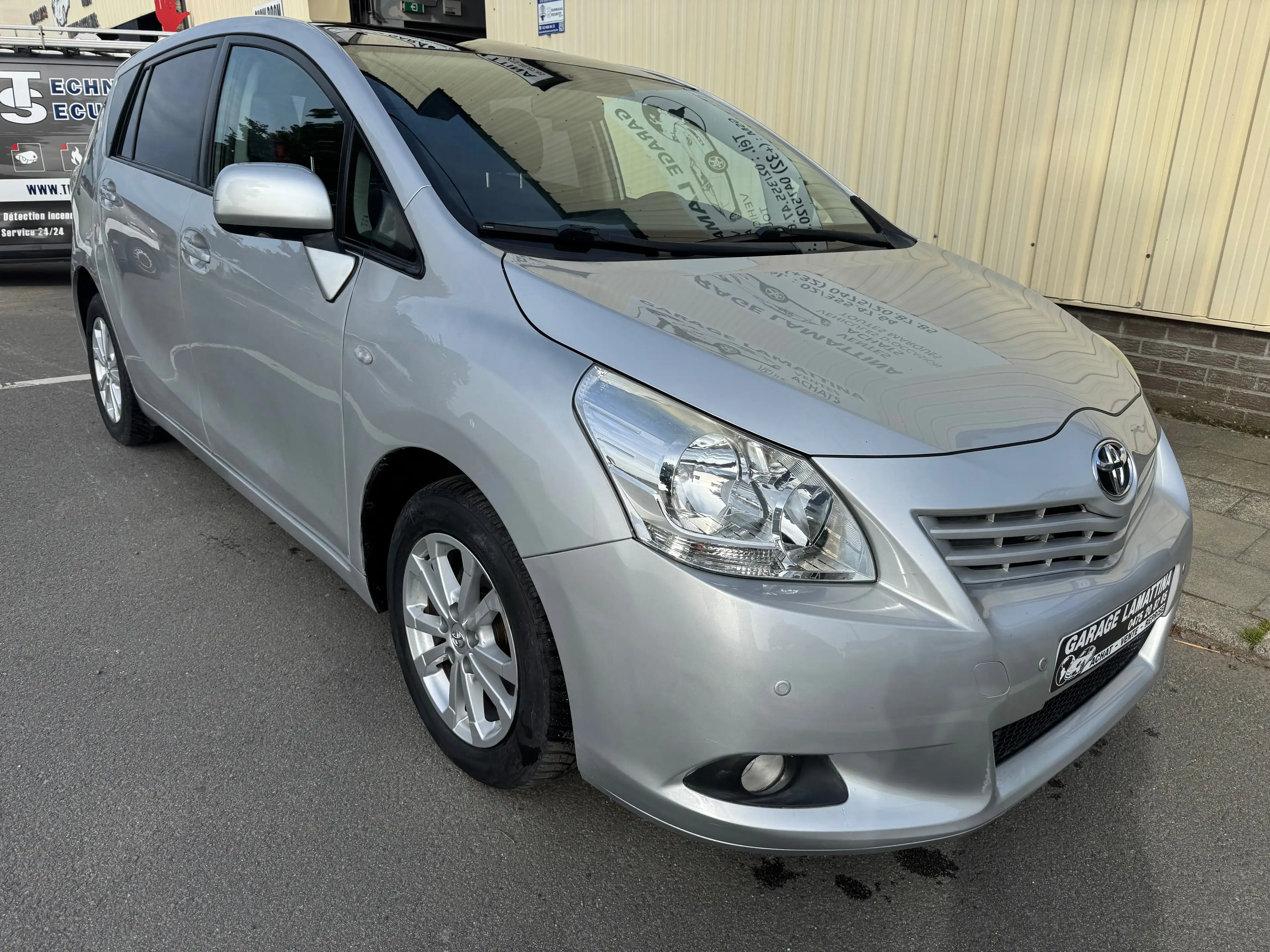 Toyota Verso Verso 1.8i Executive Multidrive S 7pl. — photo 2