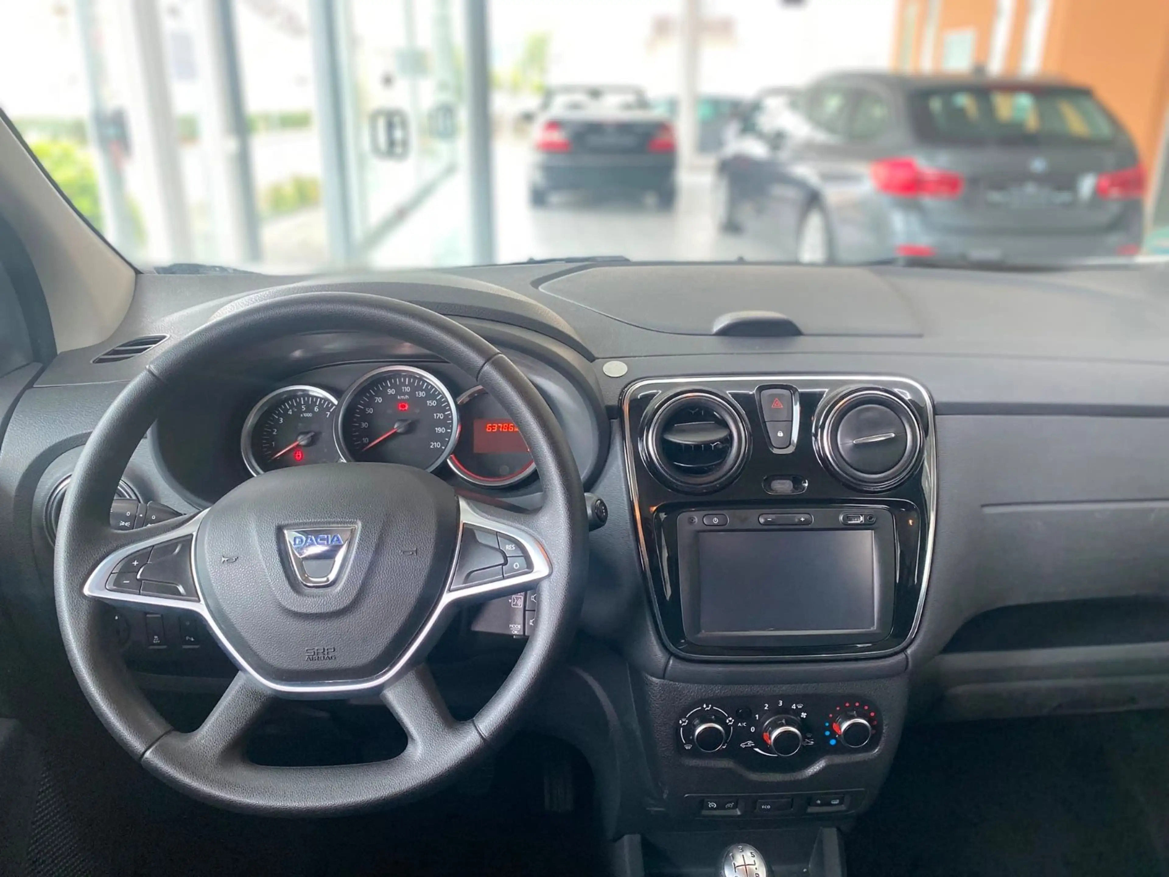 Dacia Lodgy Comfort 1.6 KLIMA NAVI TEMPOMAT — photo 8