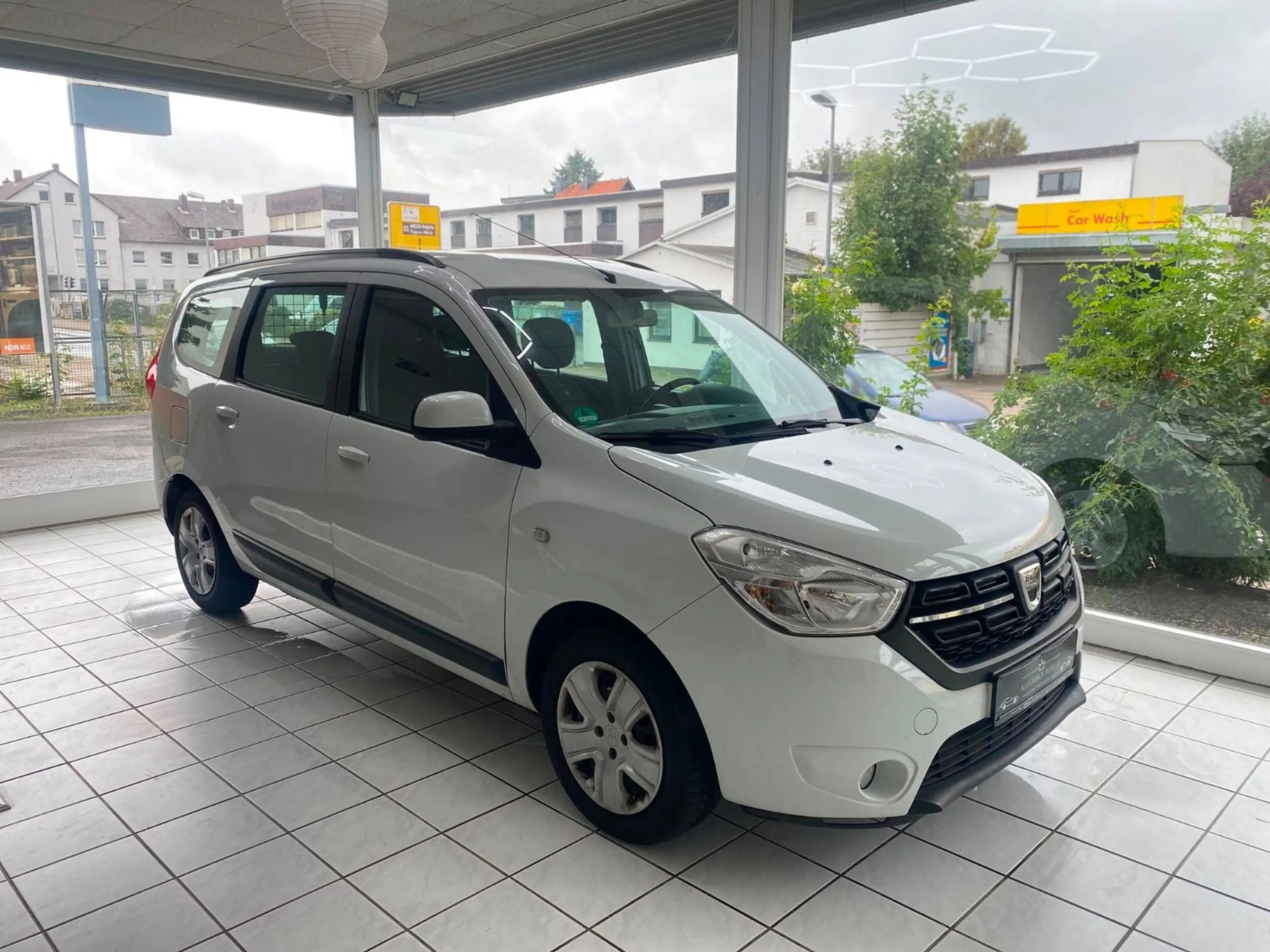 Dacia Lodgy Comfort 1.6 KLIMA NAVI TEMPOMAT